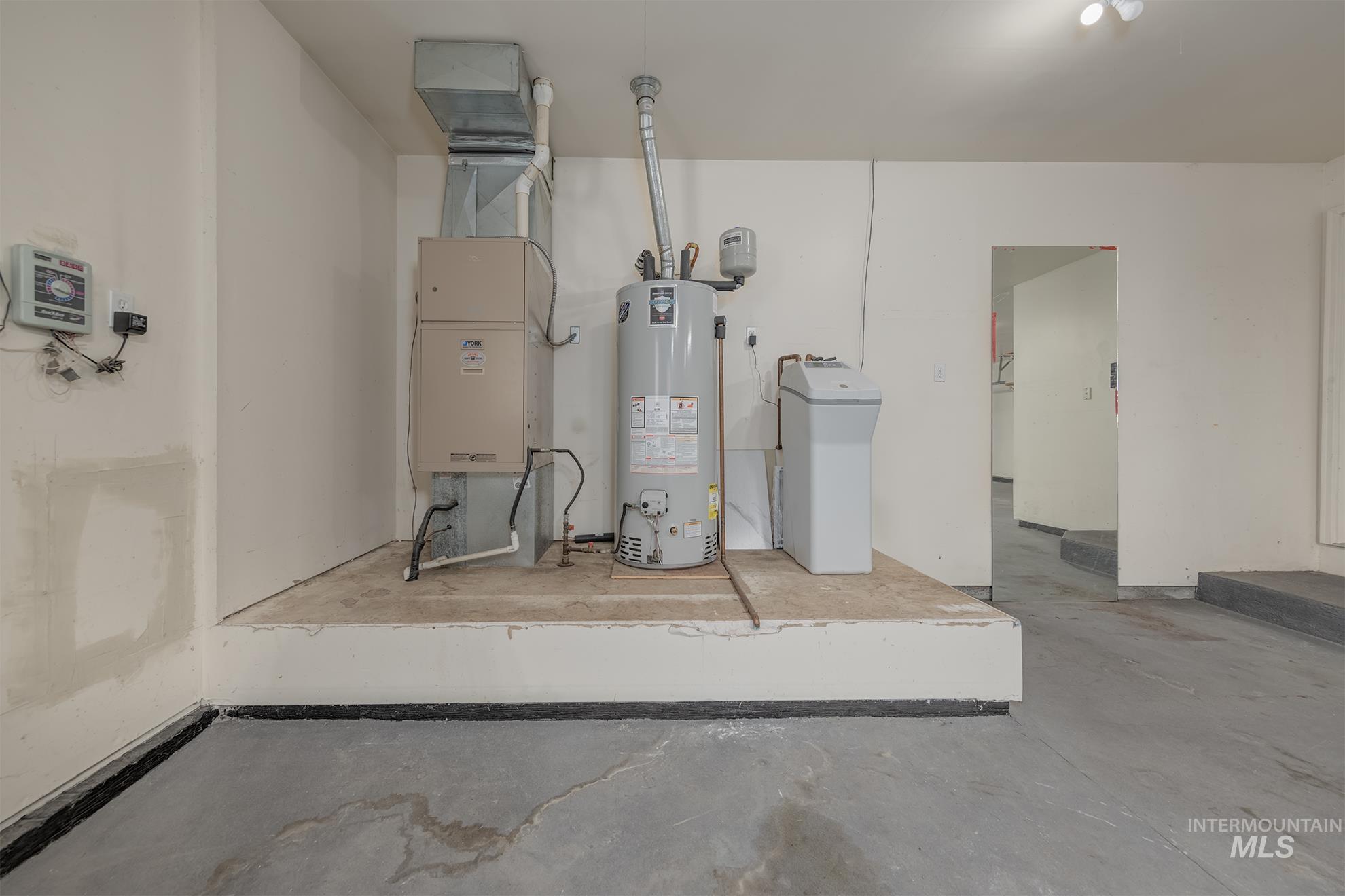 2061 Shelley Dr. Property Photo 31