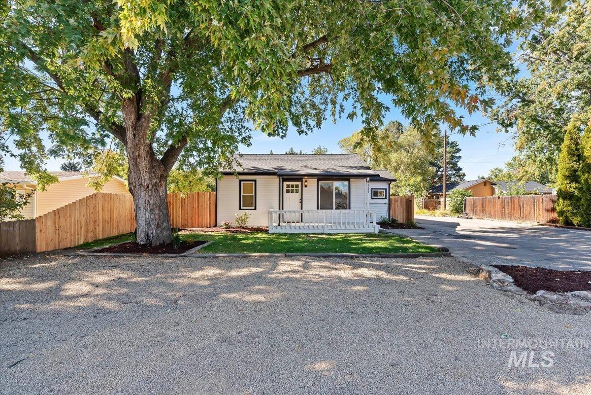 4111 N Christine St. Property Photo 24