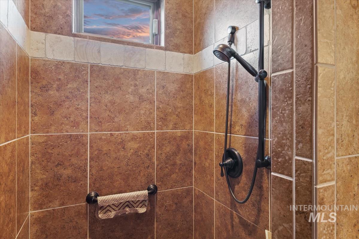28 Southfork Ln Property Photo 17