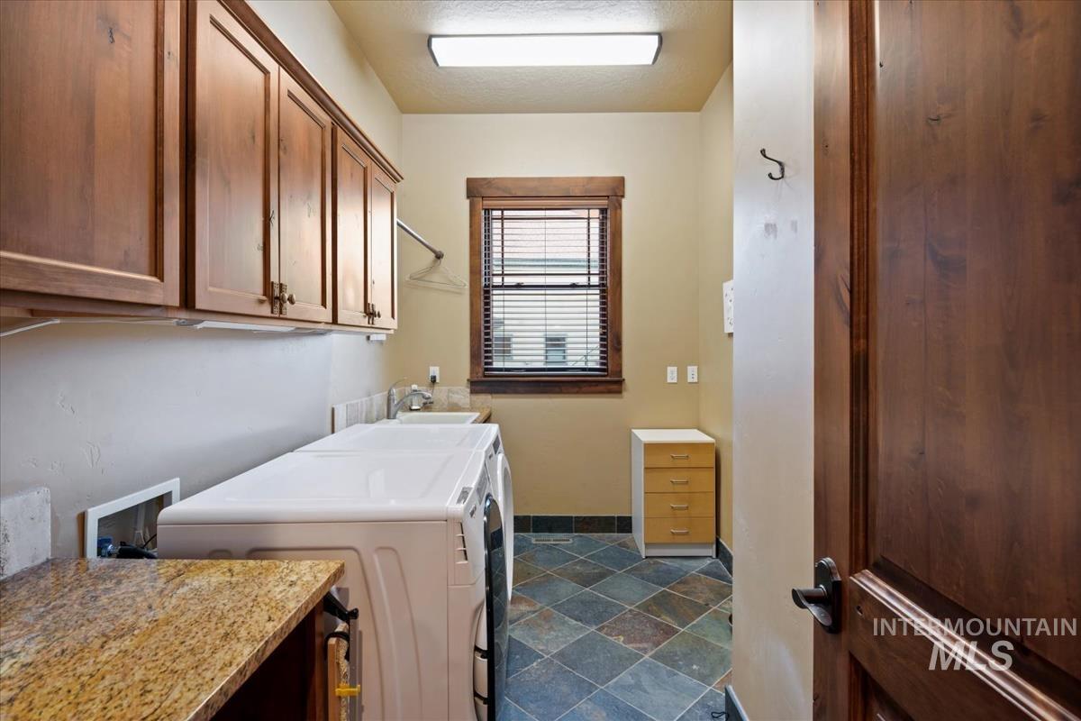 28 Southfork Ln Property Photo 19