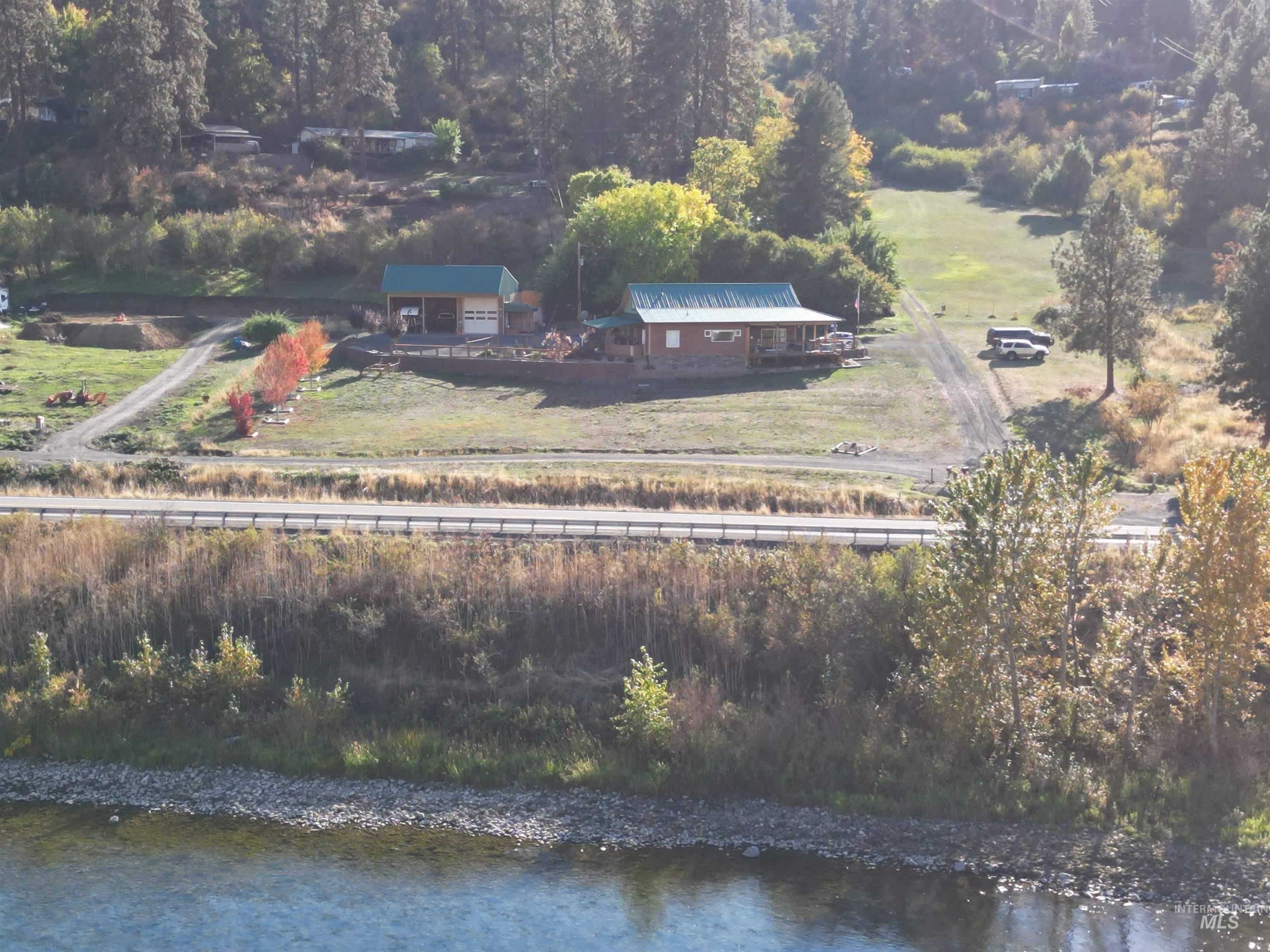 18631 Walnut Lane Property Photo 1