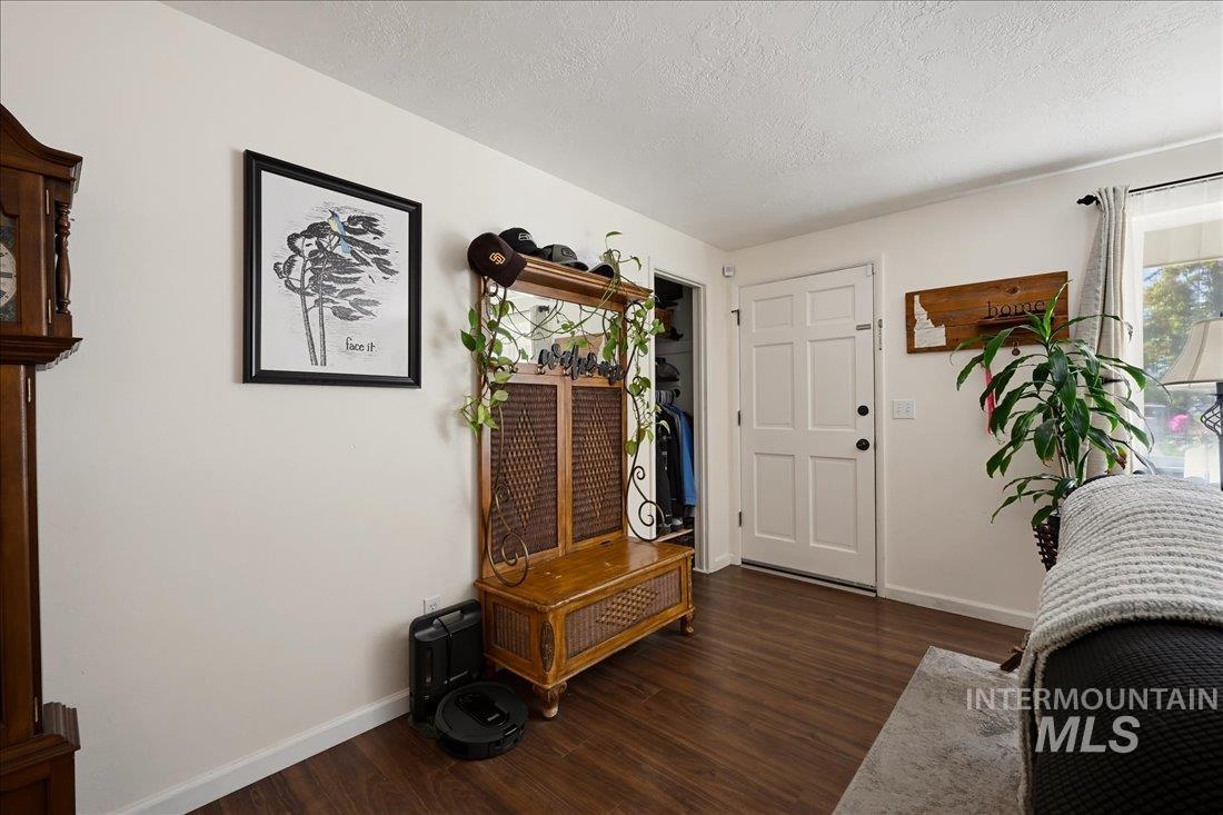 400 Carlton Property Photo 4