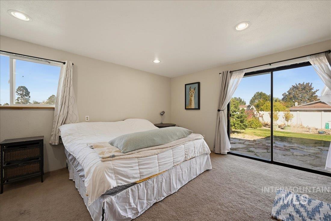 400 Carlton Property Photo 20