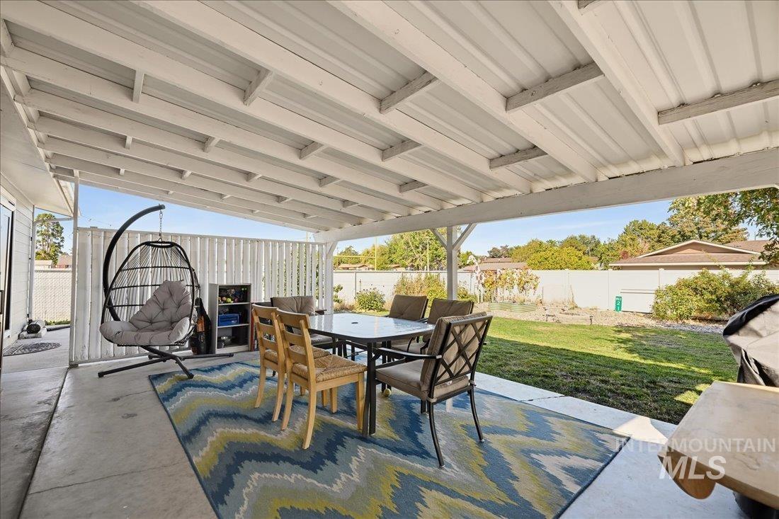 400 Carlton Property Photo 23
