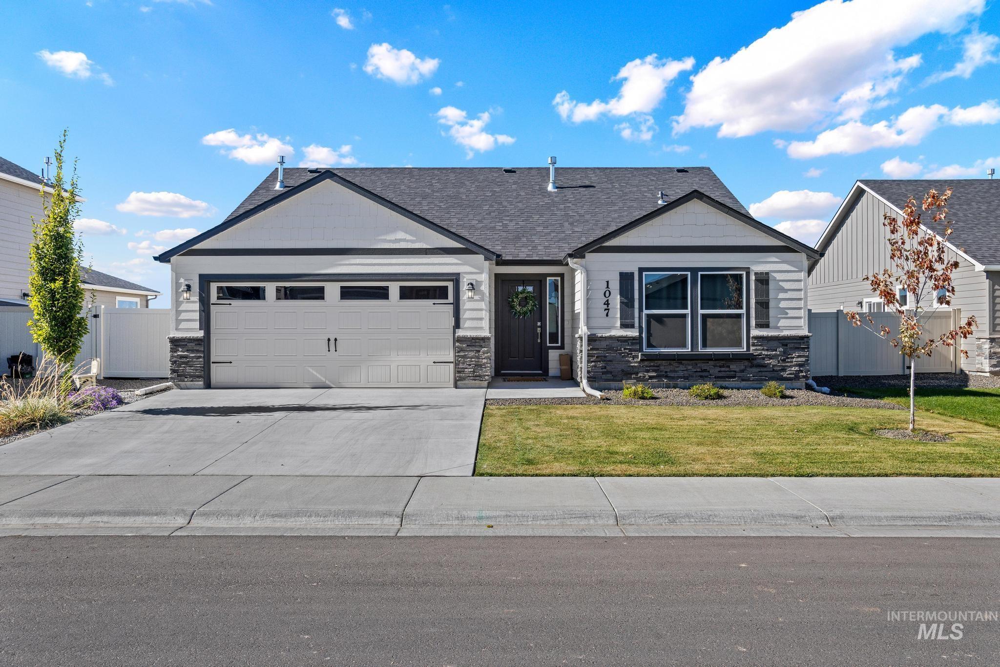 1047 N Rockdale Way Property Photo 1