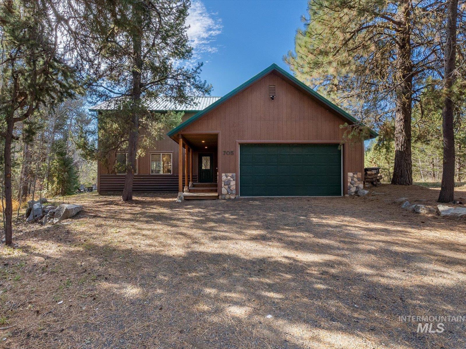 705 Chad Drive Property Photo 3