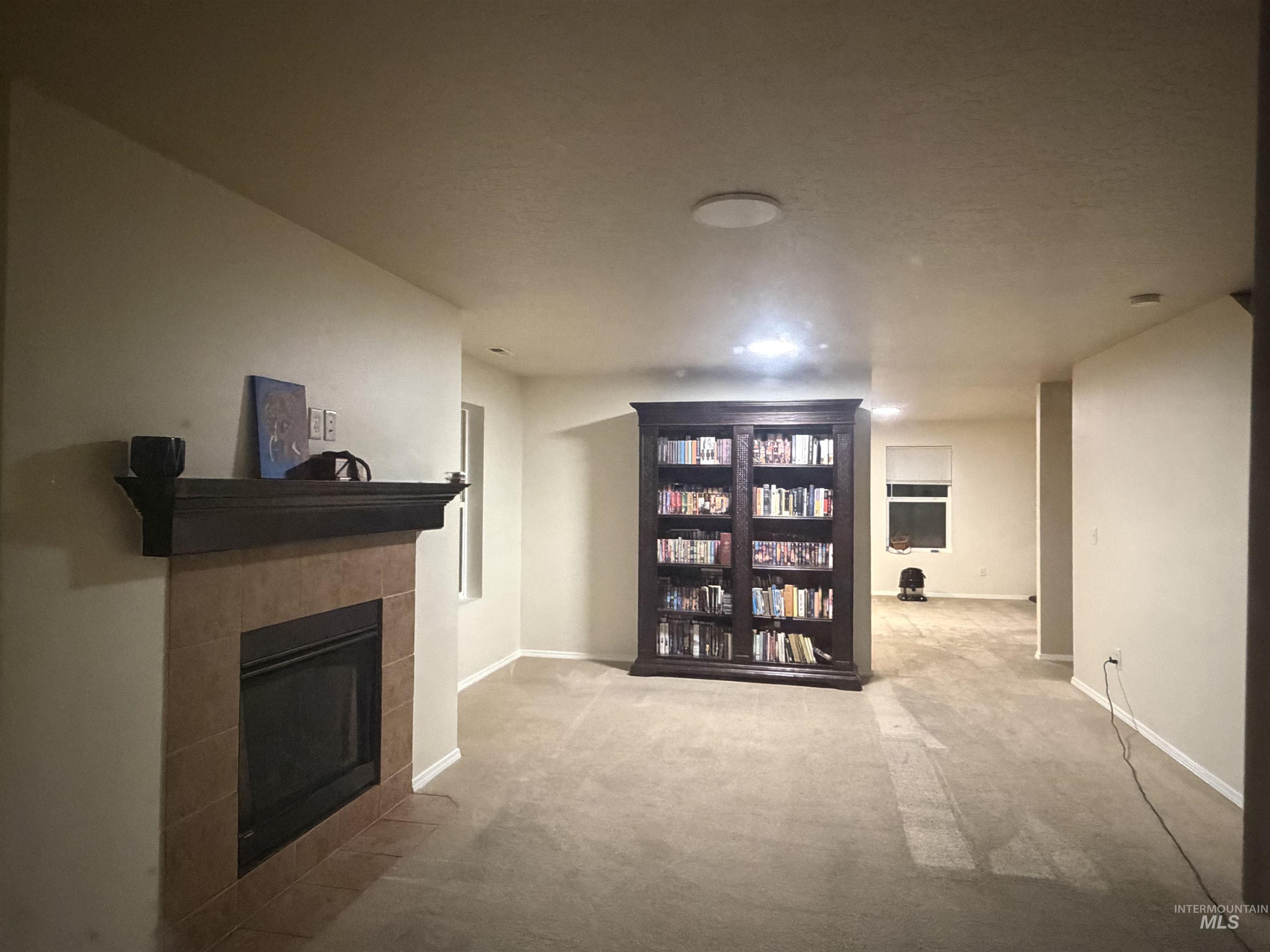 3201 Windward St Property Photo 4