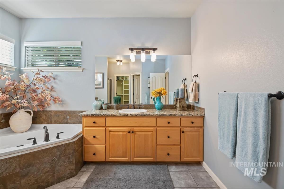 2899 N Silverleaf Way Property Photo 12