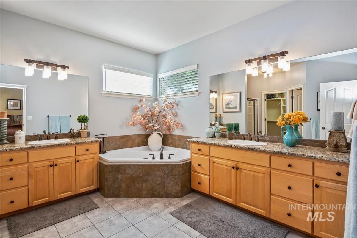 2899 N Silverleaf Way Property Photo 20