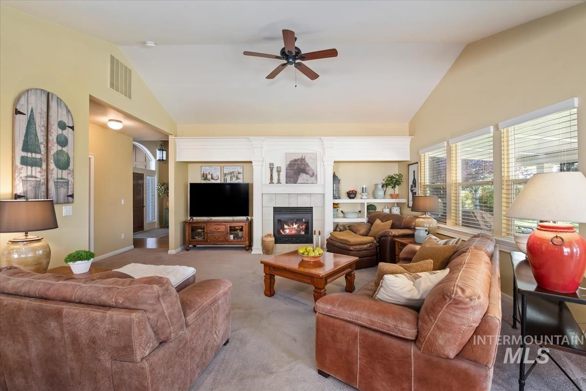 2899 N Silverleaf Way Property Photo 32
