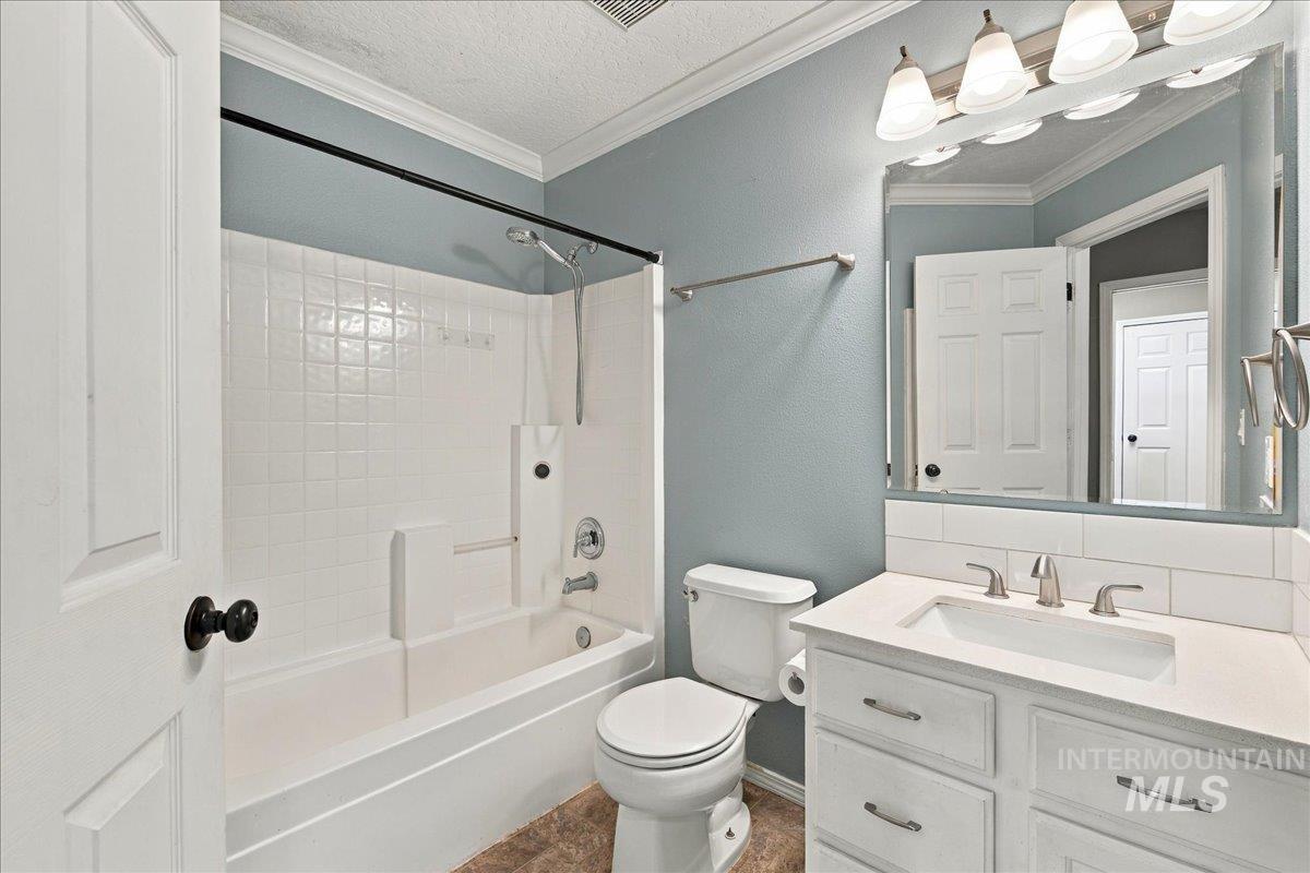 4664 N Syracuse Pl Property Photo 14