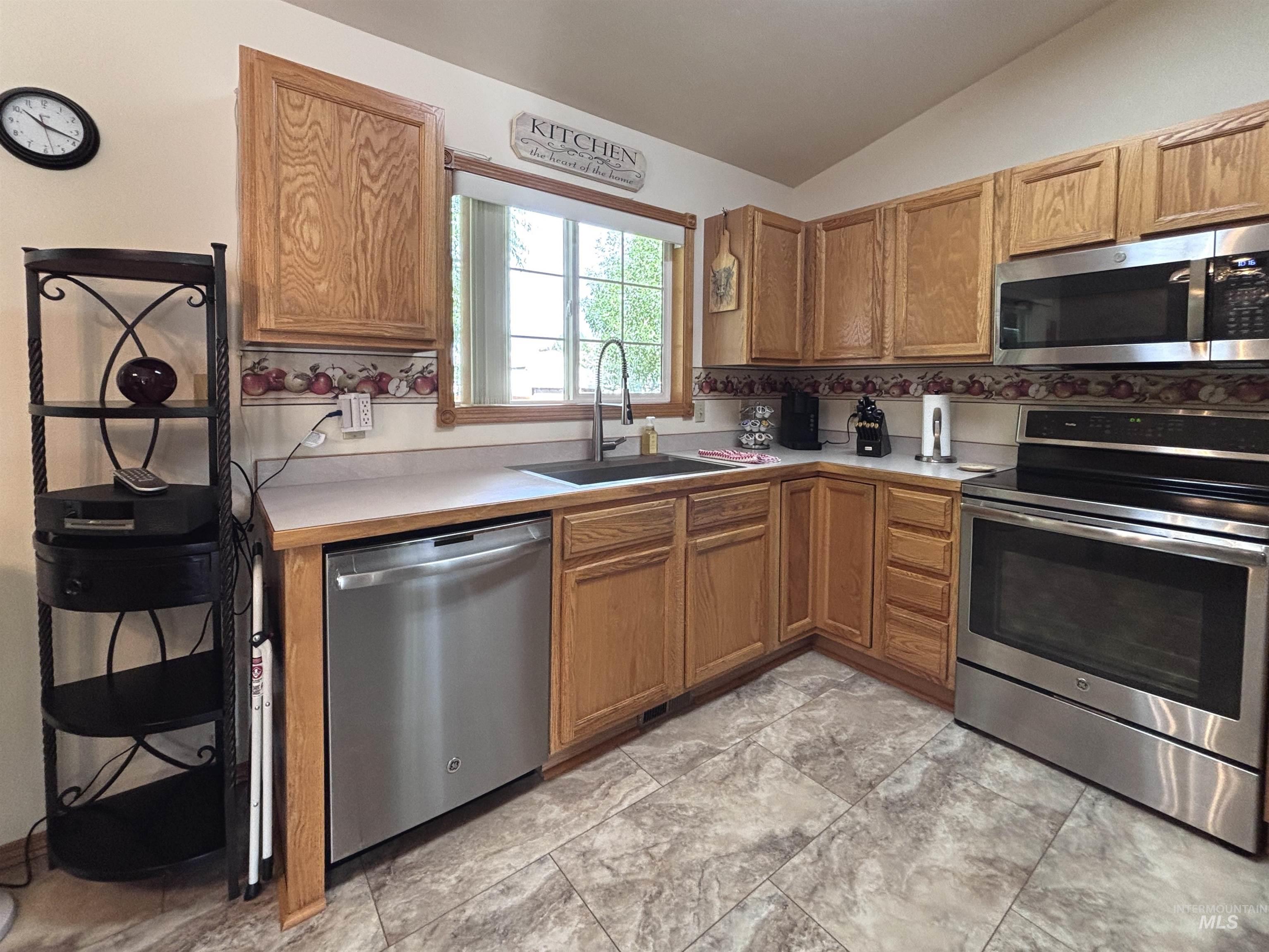 2731 E Northview Drive Property Photo 4