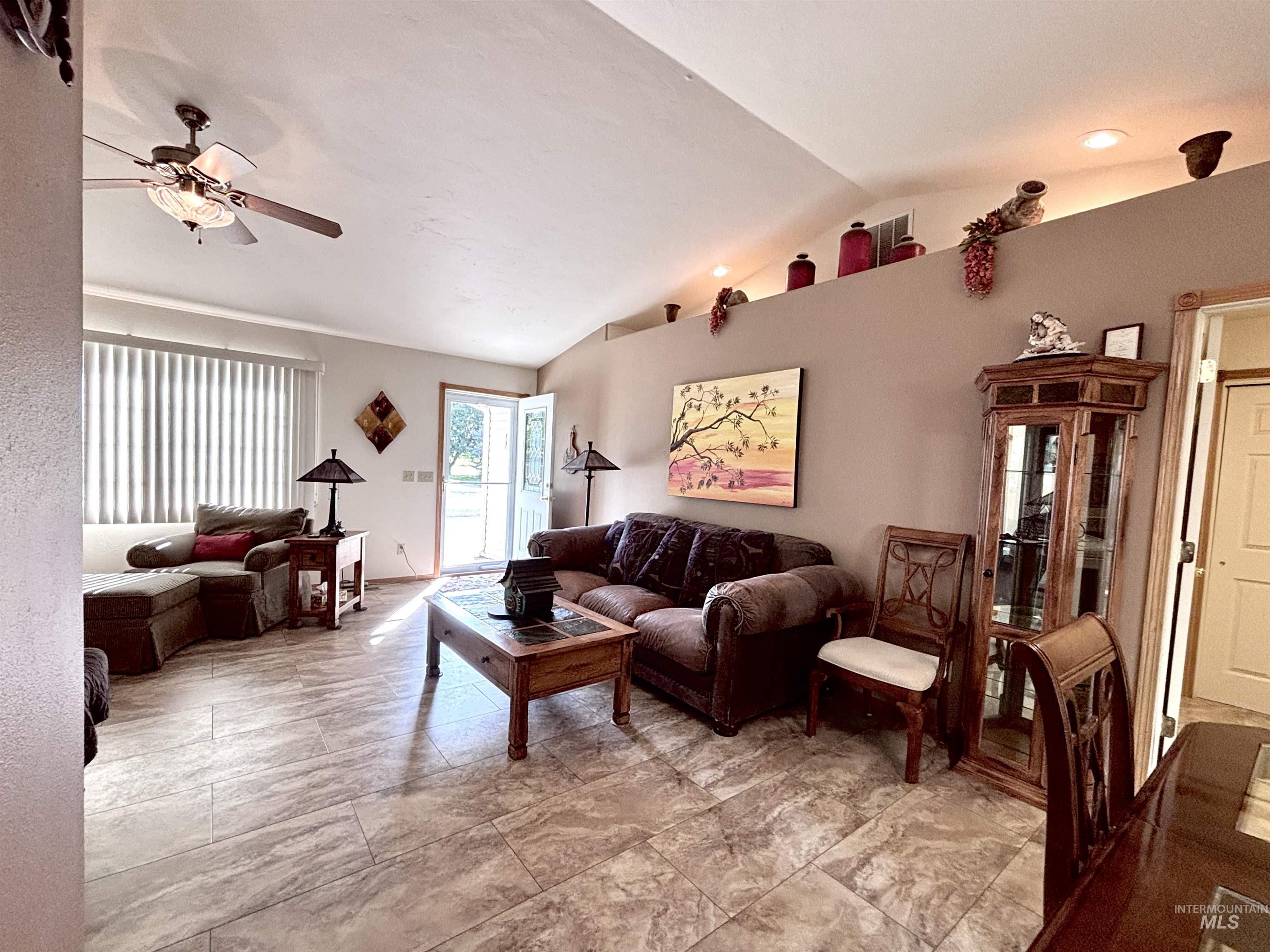 2731 E Northview Drive Property Photo 11