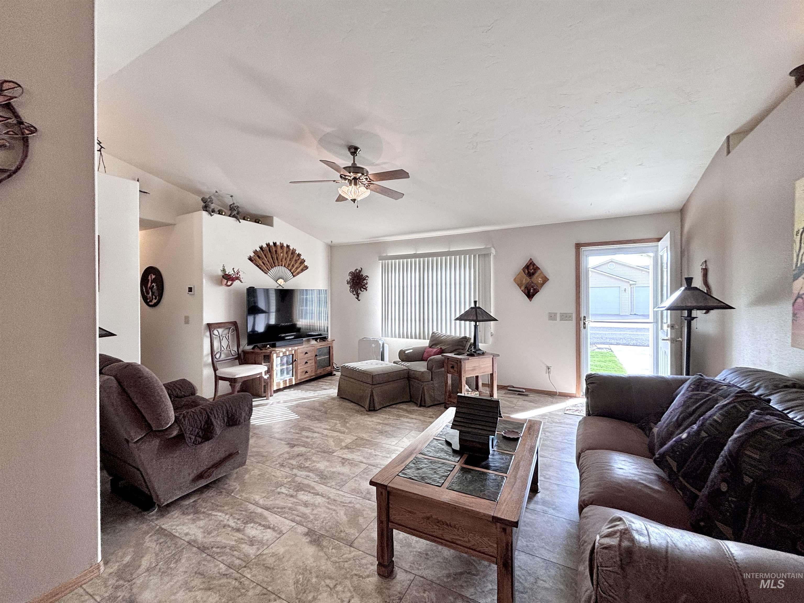 2731 E Northview Drive Property Photo 12