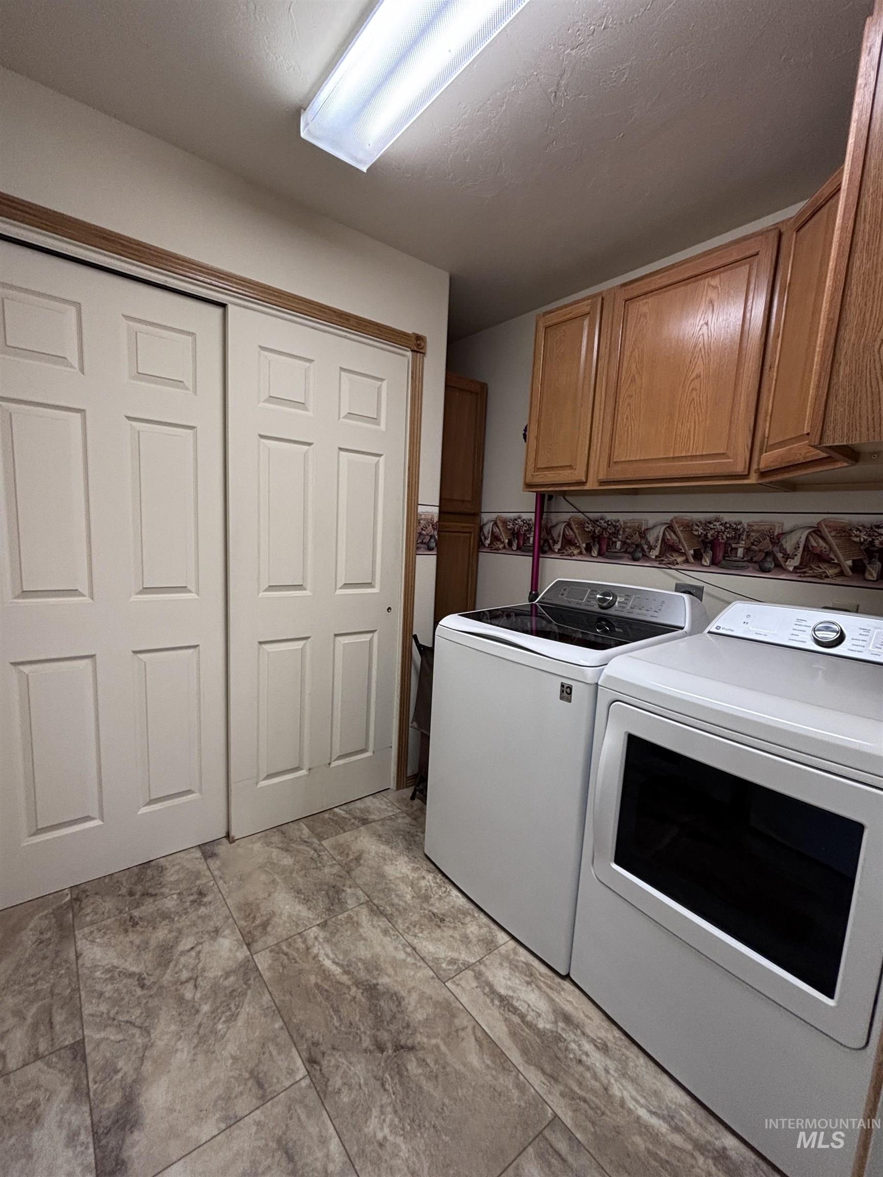 2731 E Northview Drive Property Photo 24