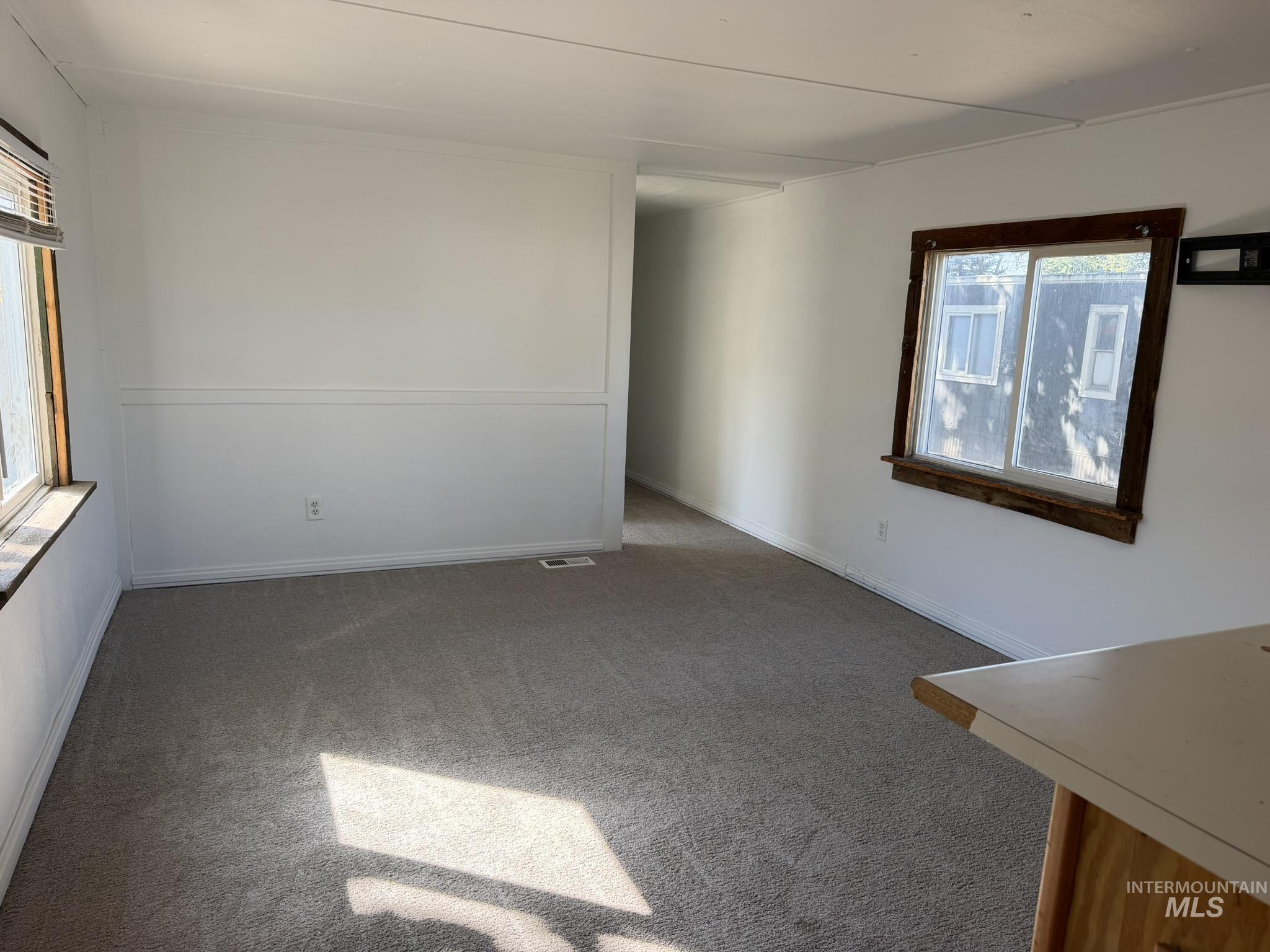 408 E 51st Property Photo 10