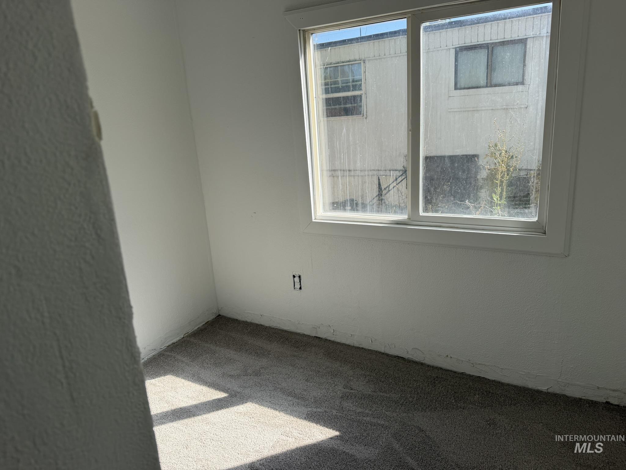 408 E 51st Property Photo 13