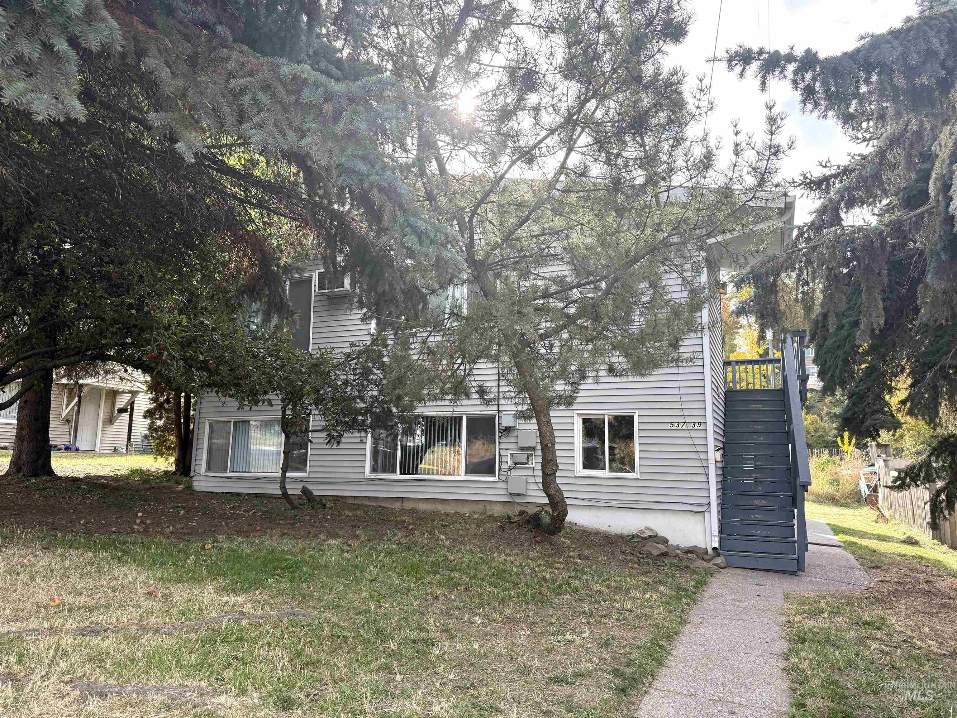 537 E E Street Property Photo 1