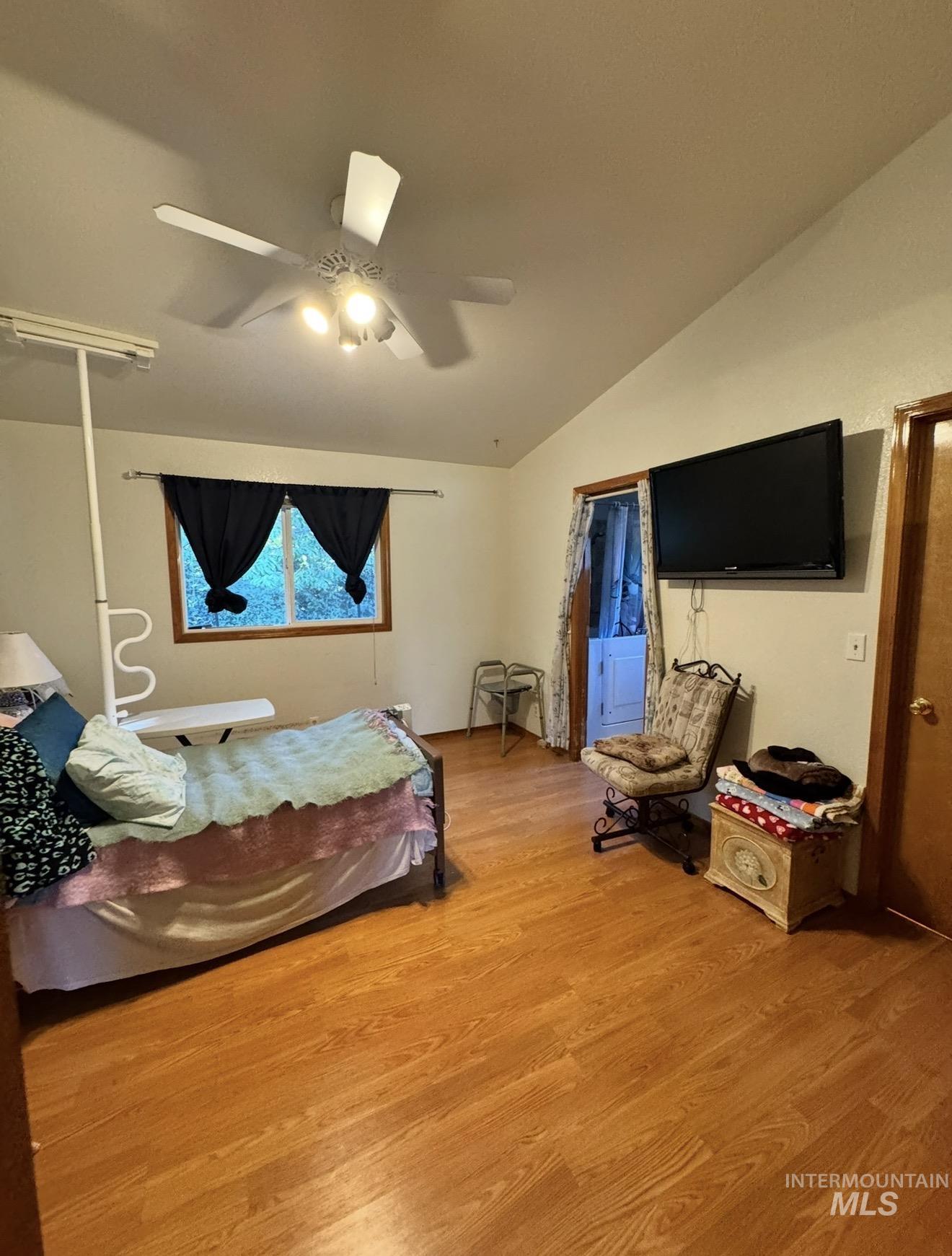 7208 N Crewe Ave Property Photo 21