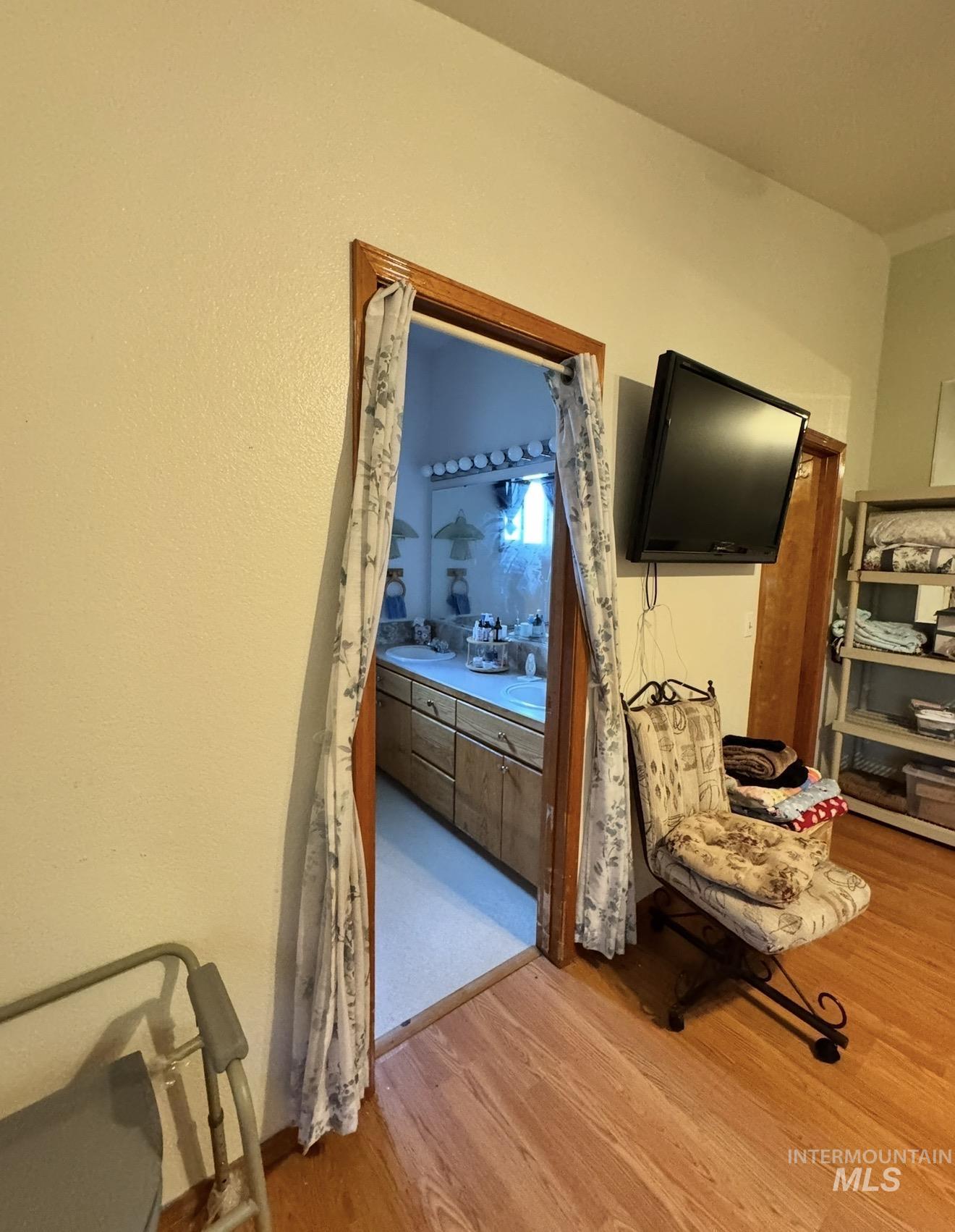 7208 N Crewe Ave Property Photo 22