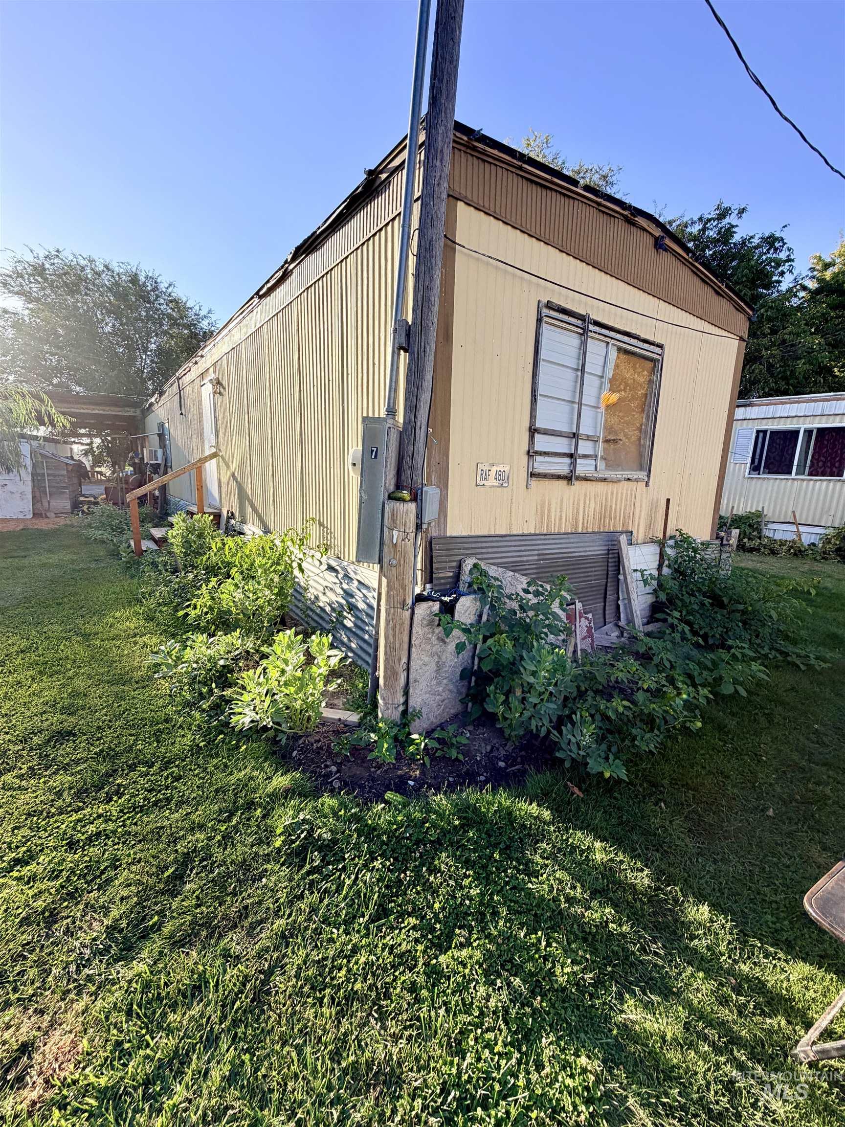 143 5th St Trlr 7 Property Photo 3