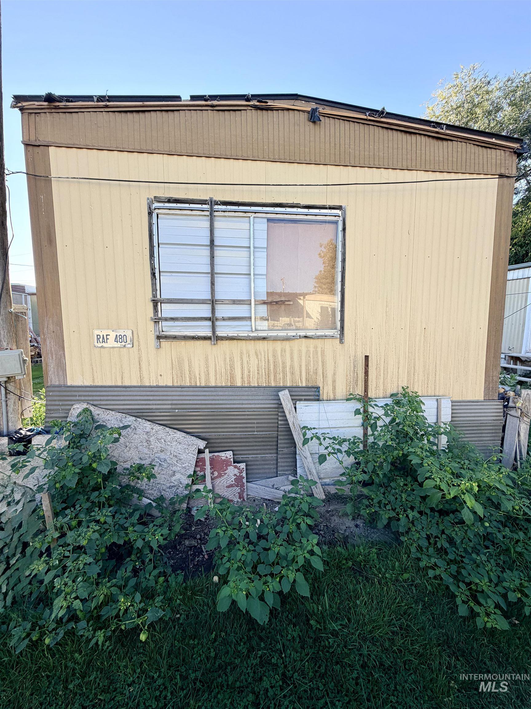 143 5th St Trlr 7 Property Photo 4
