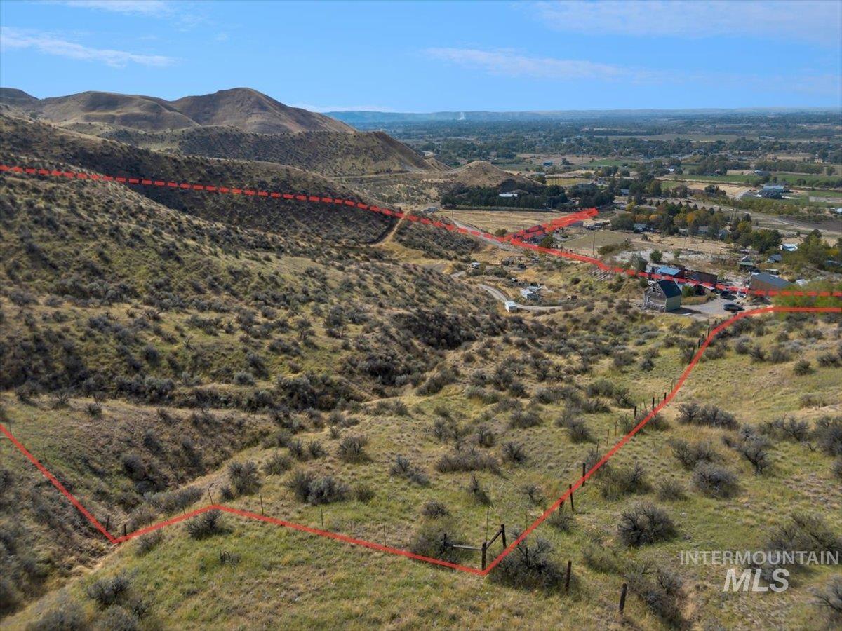 4561 Frozen Dog Rd Property Photo 3