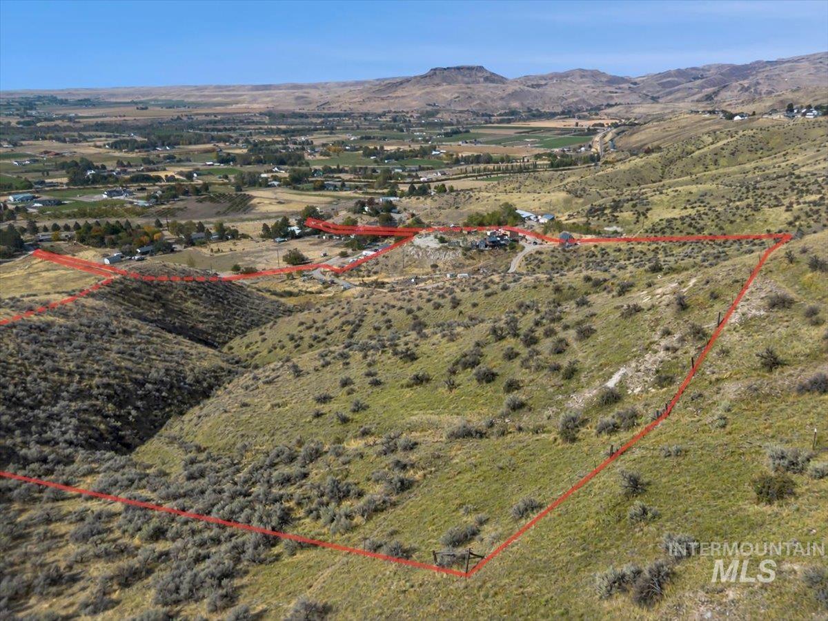 4561 Frozen Dog Rd Property Photo 4