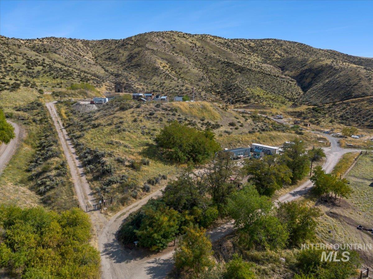4561 Frozen Dog Rd Property Photo 6