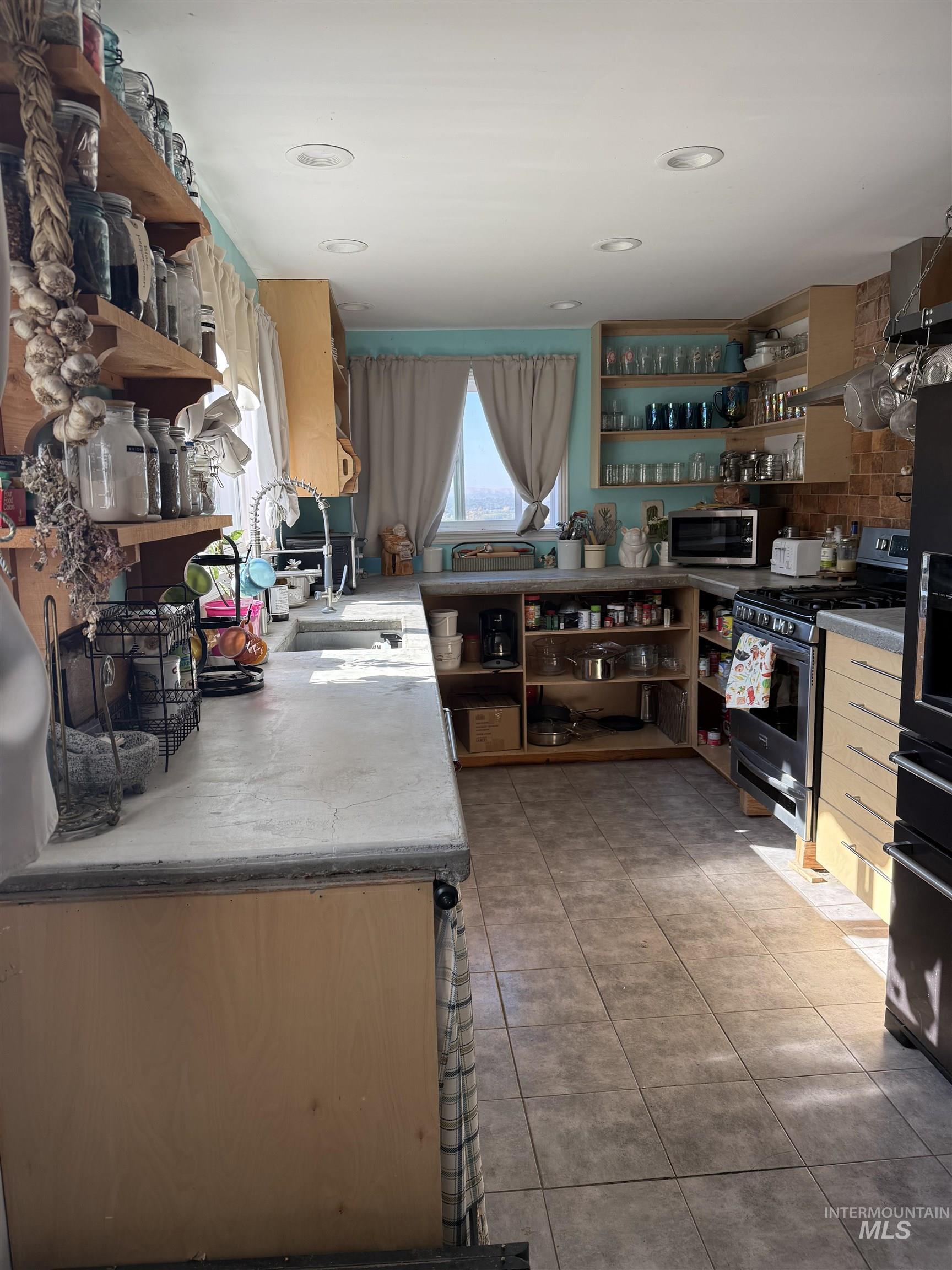4561 Frozen Dog Rd Property Photo 14