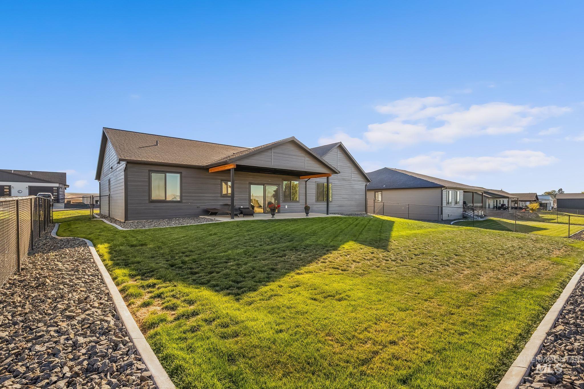 2243 Powers Drive Property Photo 16