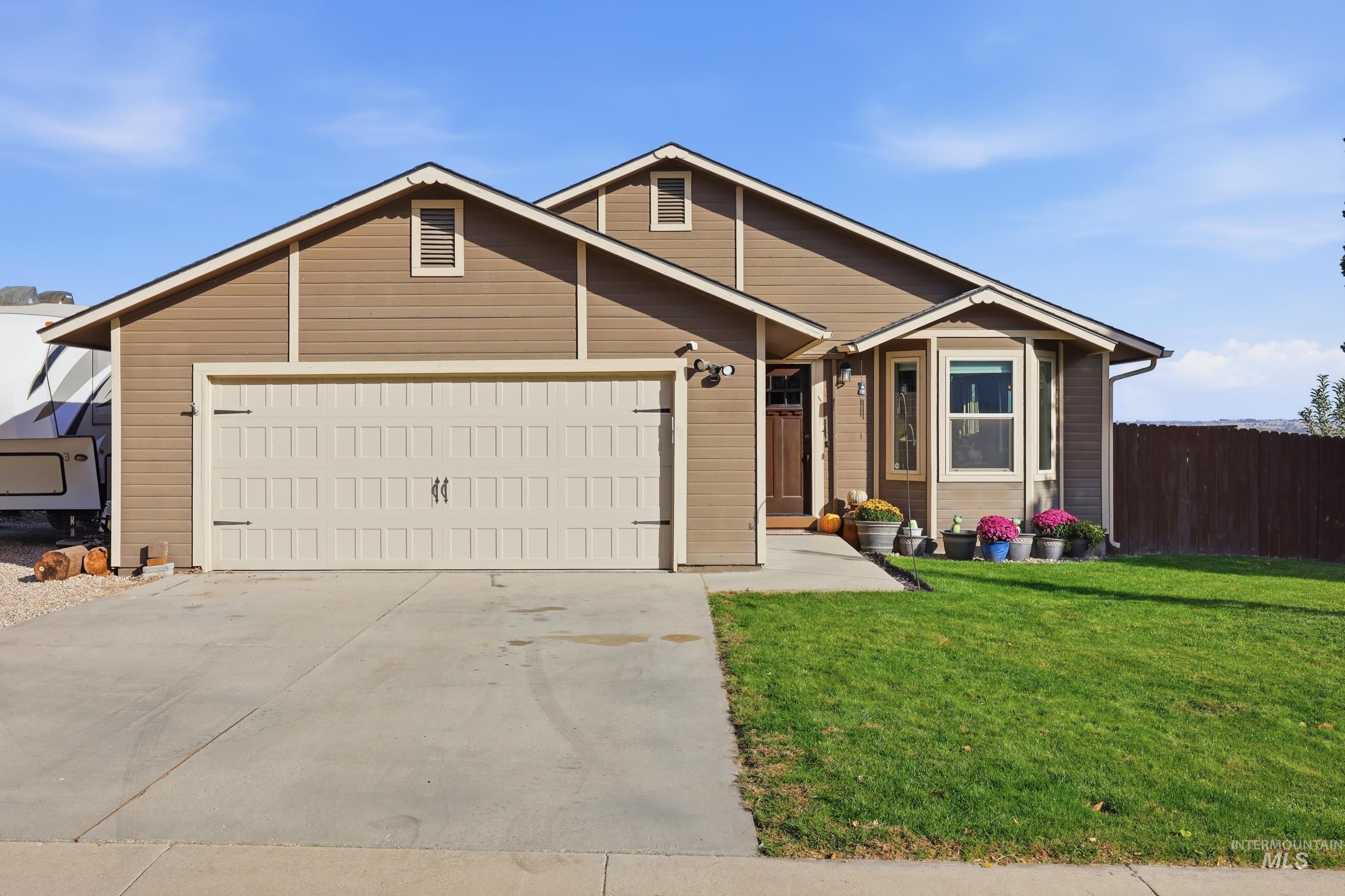 21270 Whittier Dr Property Photo 1