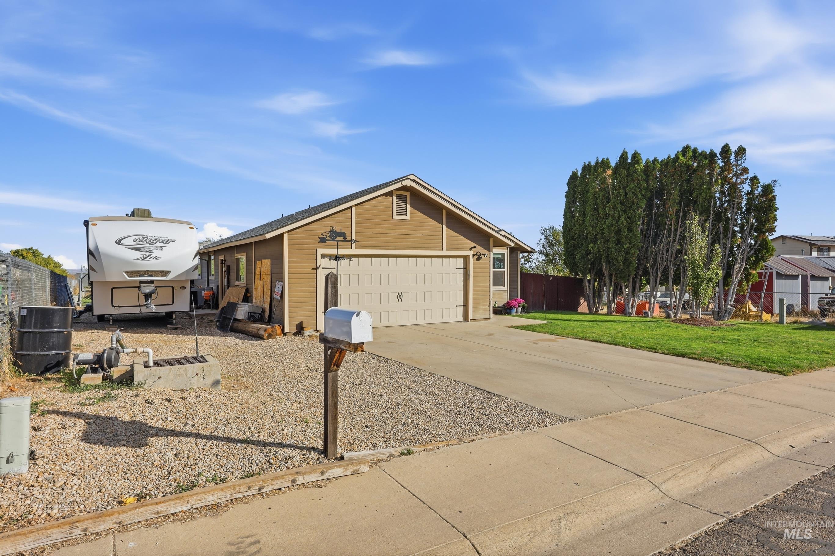 21270 Whittier Dr Property Photo 28
