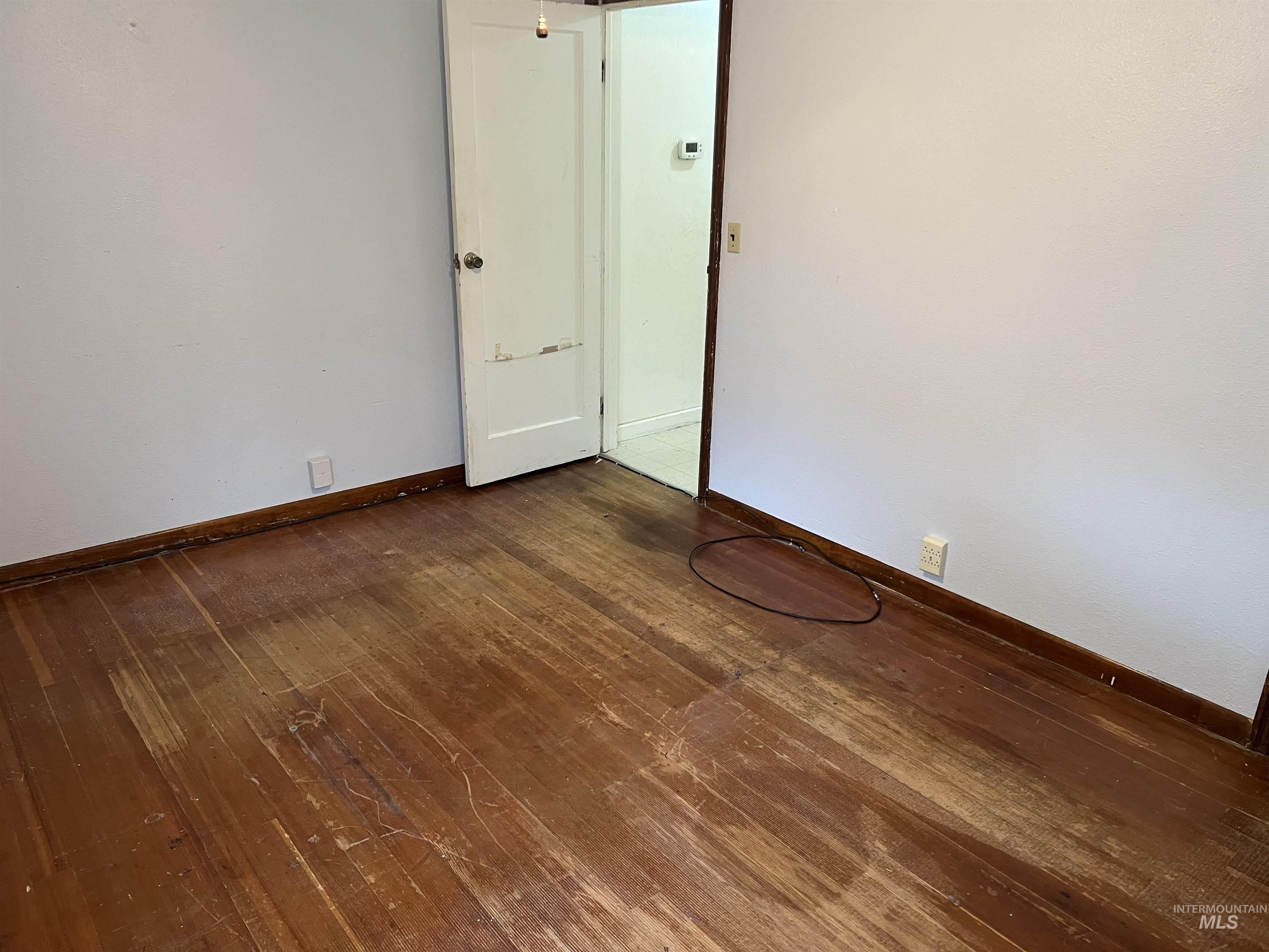 712 Park Ave Property Photo 3