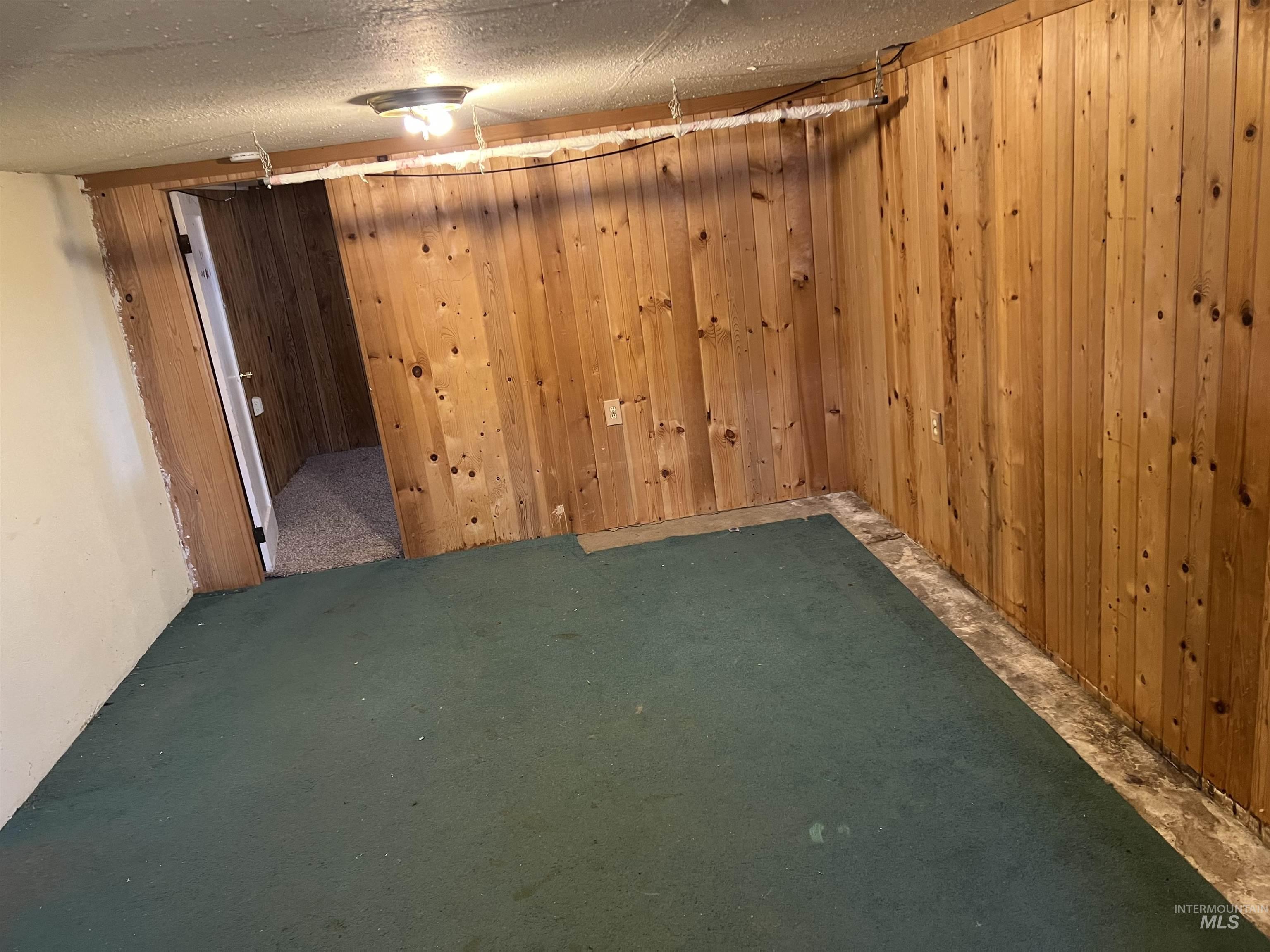 712 Park Ave Property Photo 12