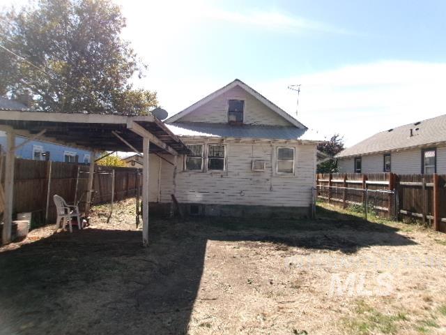 510 E 3rd St Property Photo 4
