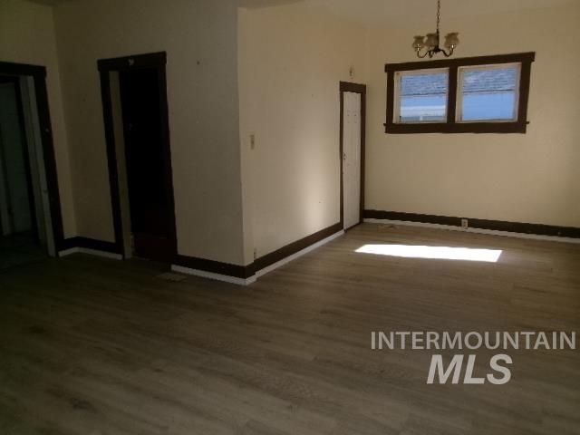510 E 3rd St Property Photo 12