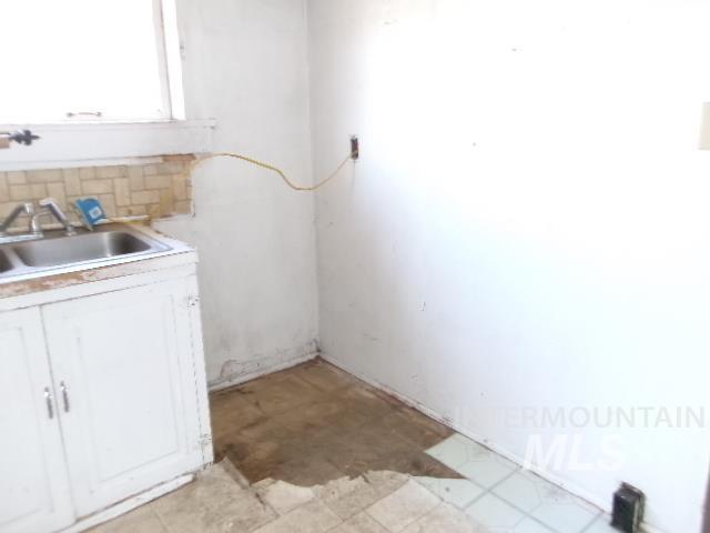 510 E 3rd St Property Photo 18