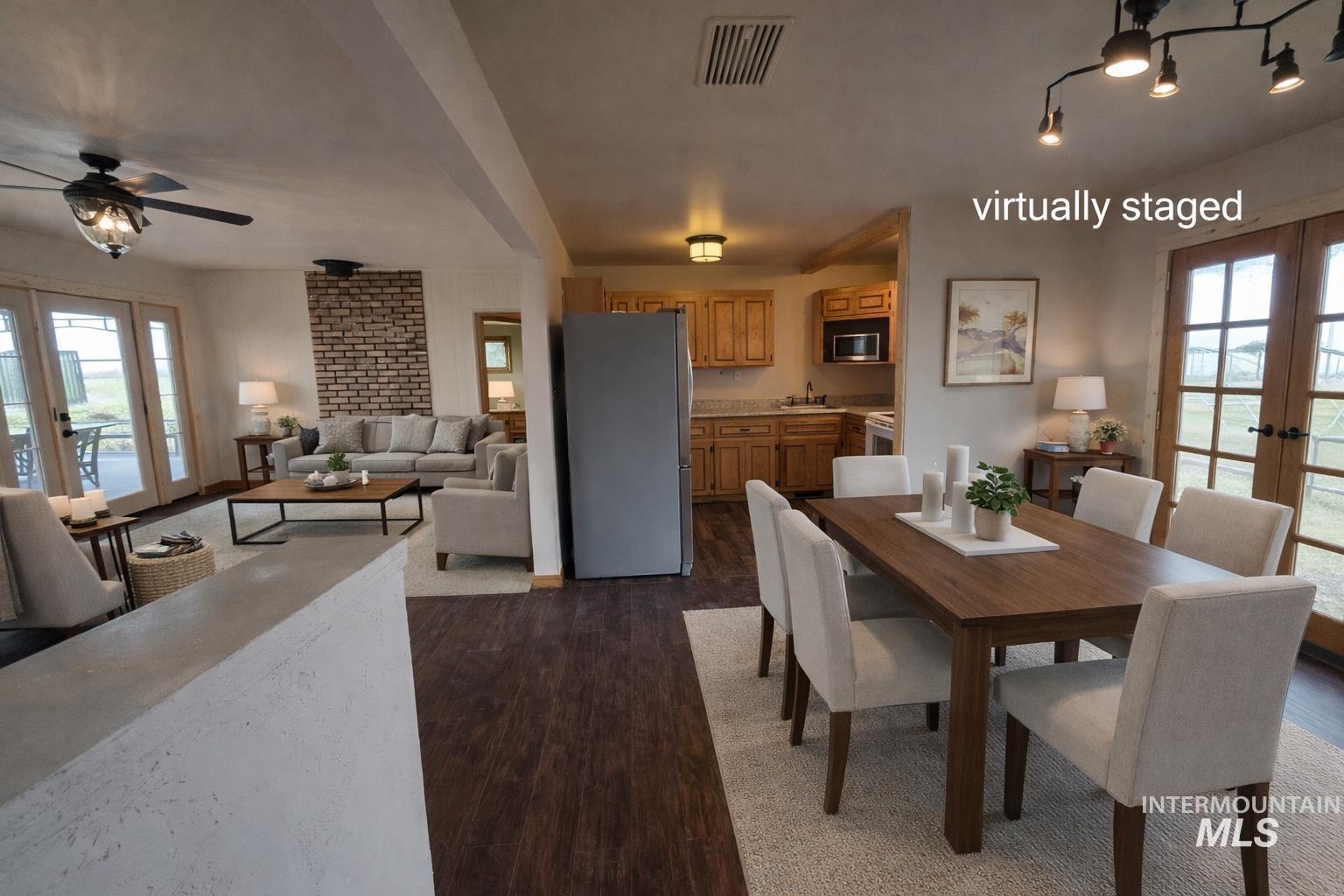 221 Juniper Street Property Photo 5