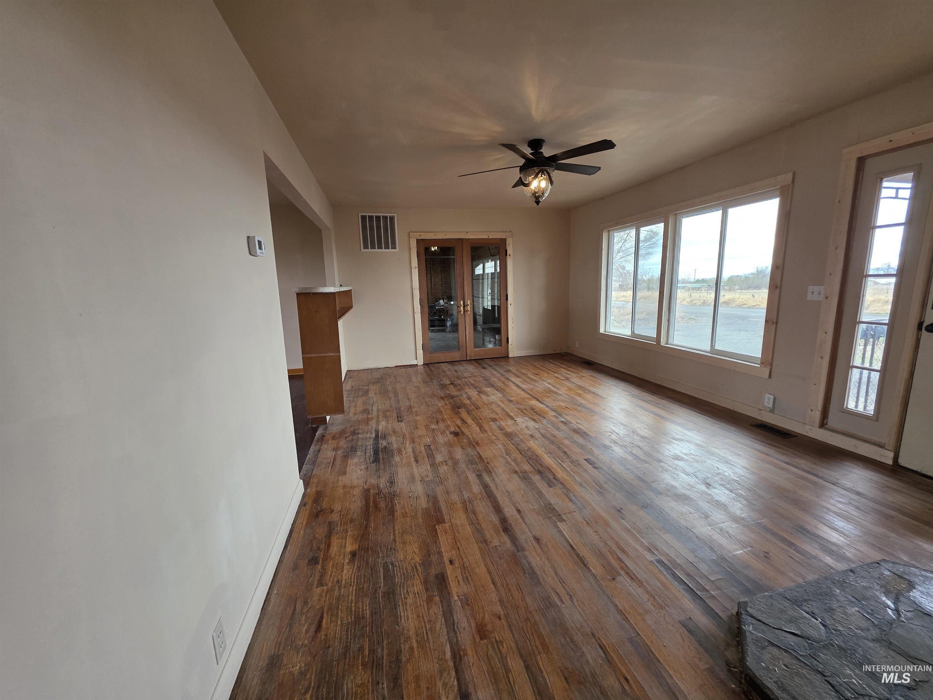 221 Juniper Street Property Photo 12