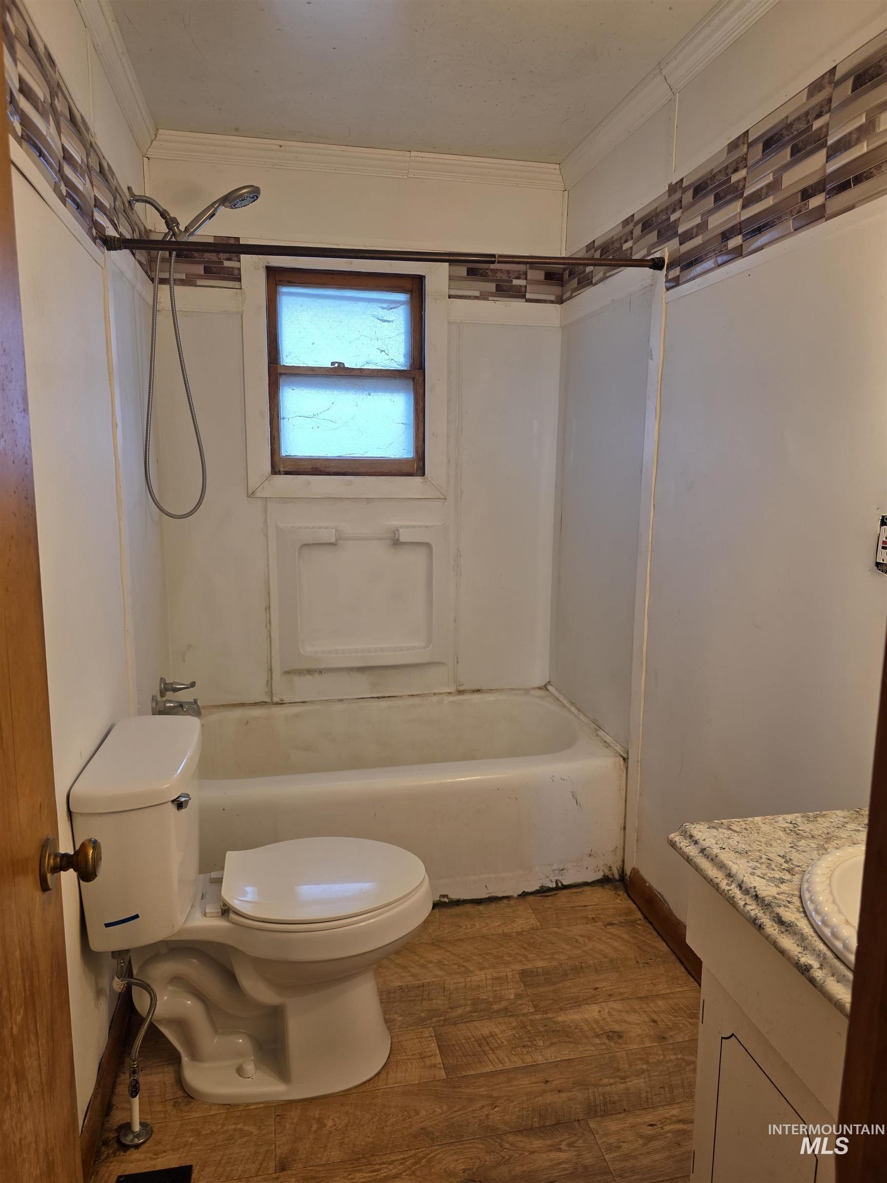 221 Juniper Street Property Photo 16