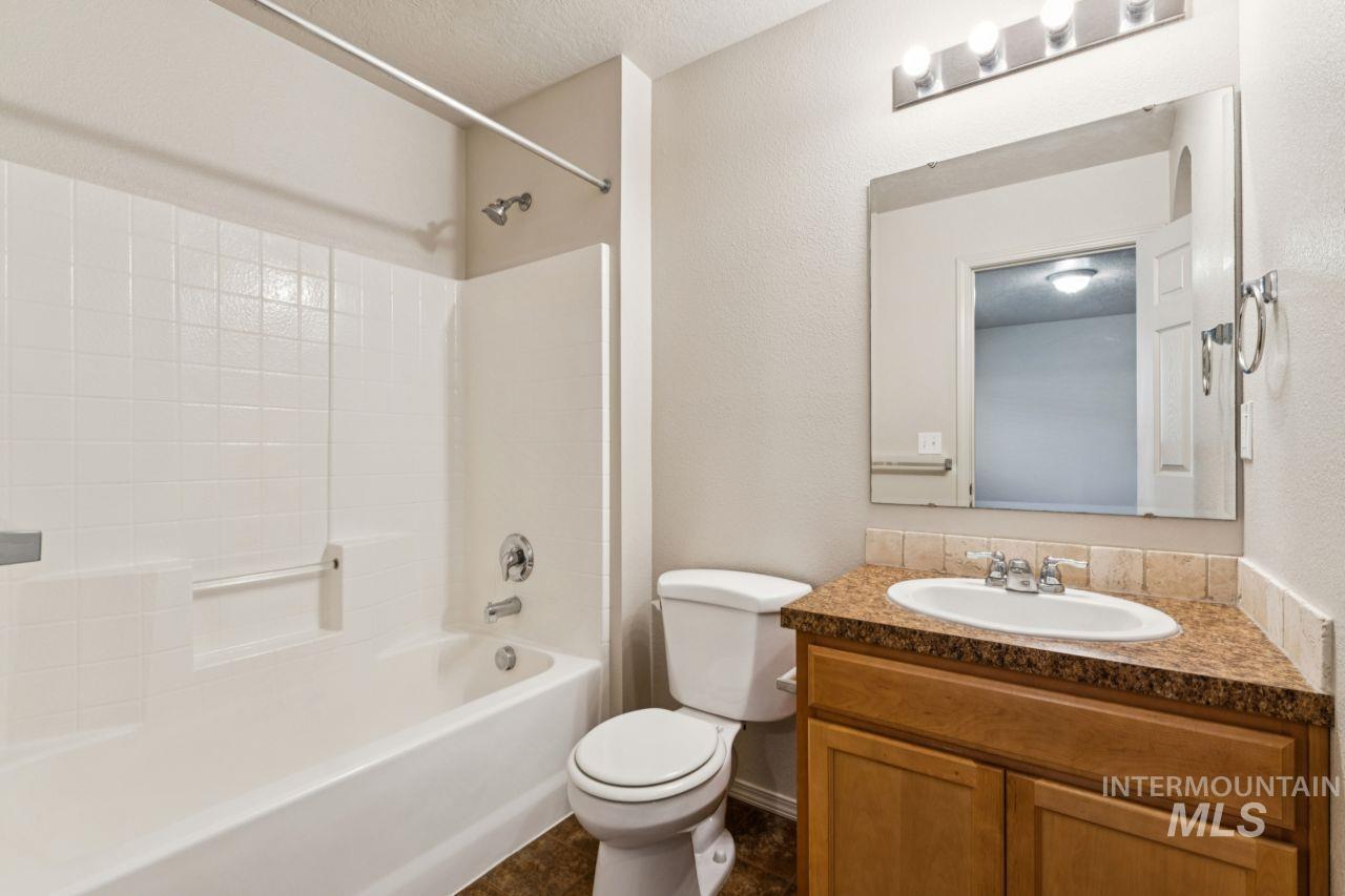 8215 W Grubstake Property Photo 21