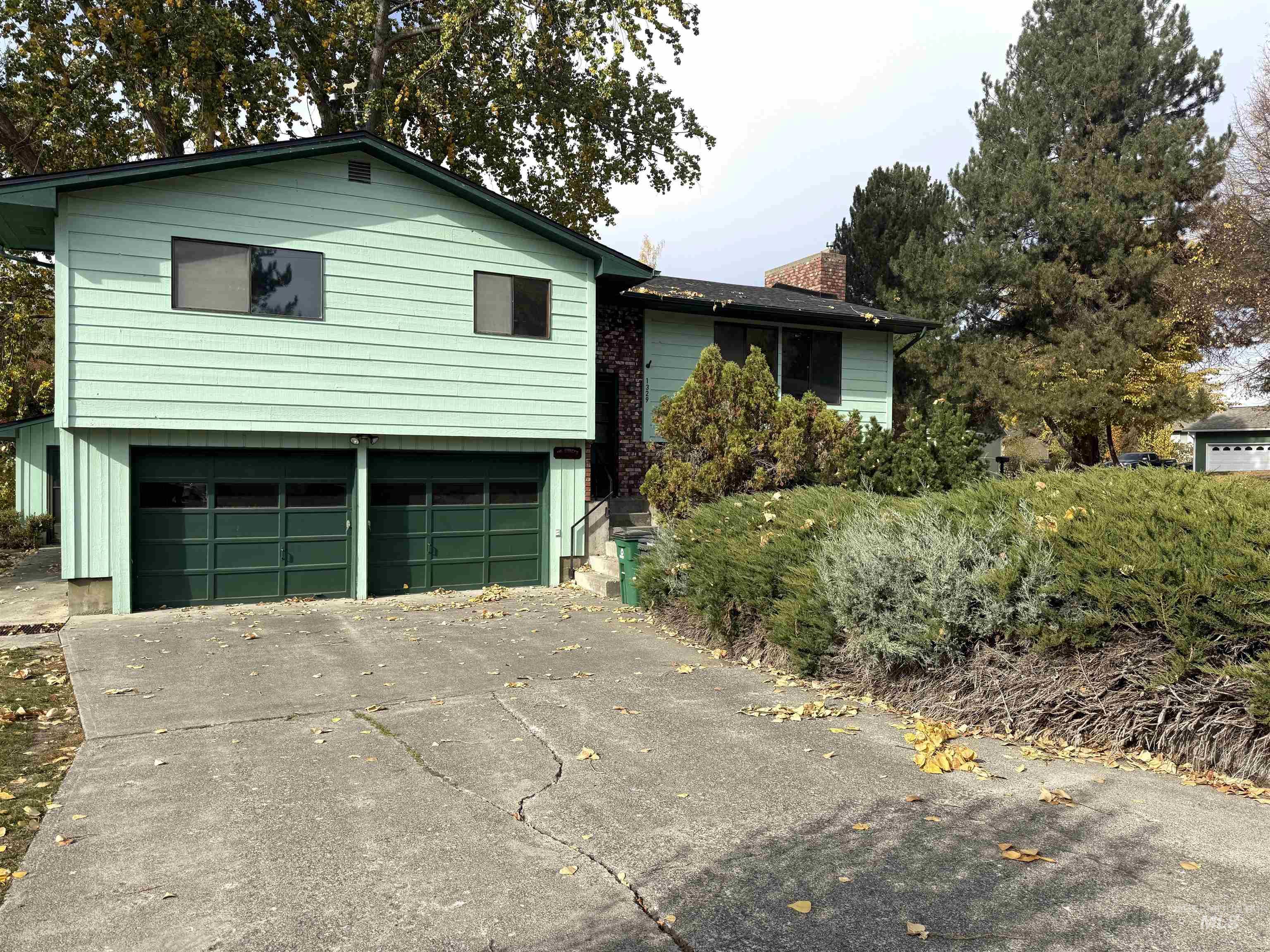 1329 Tamarack Property Photo 1
