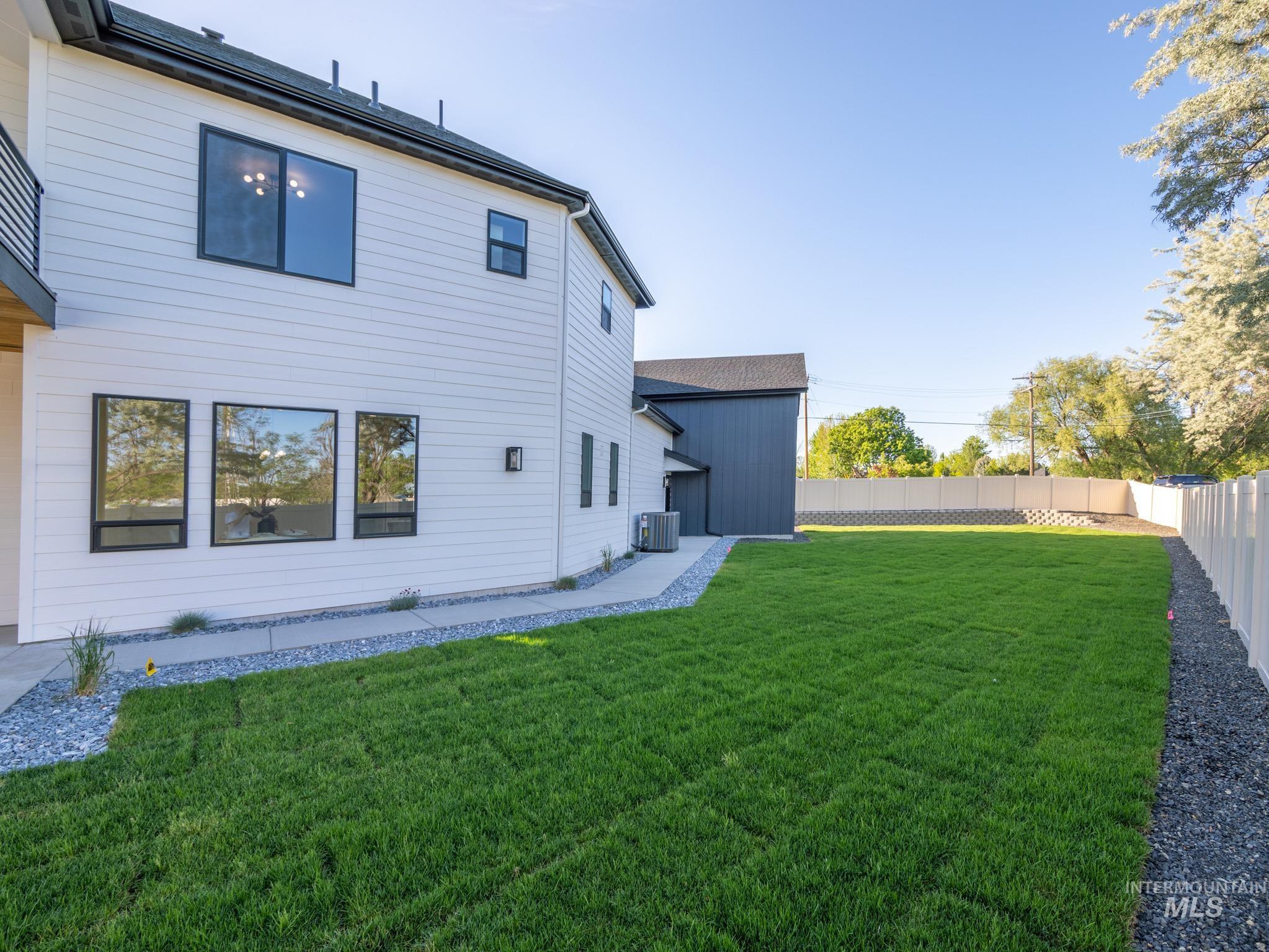 1590 N Watershed Ln Property Photo 42