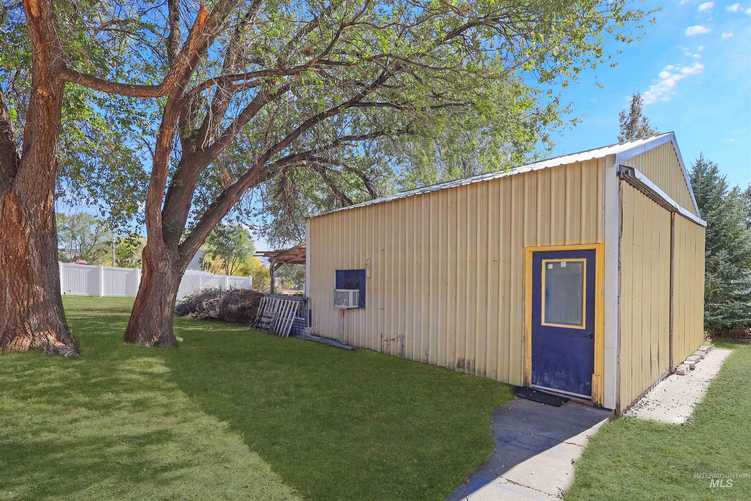 224 N Main St. Property Photo 30
