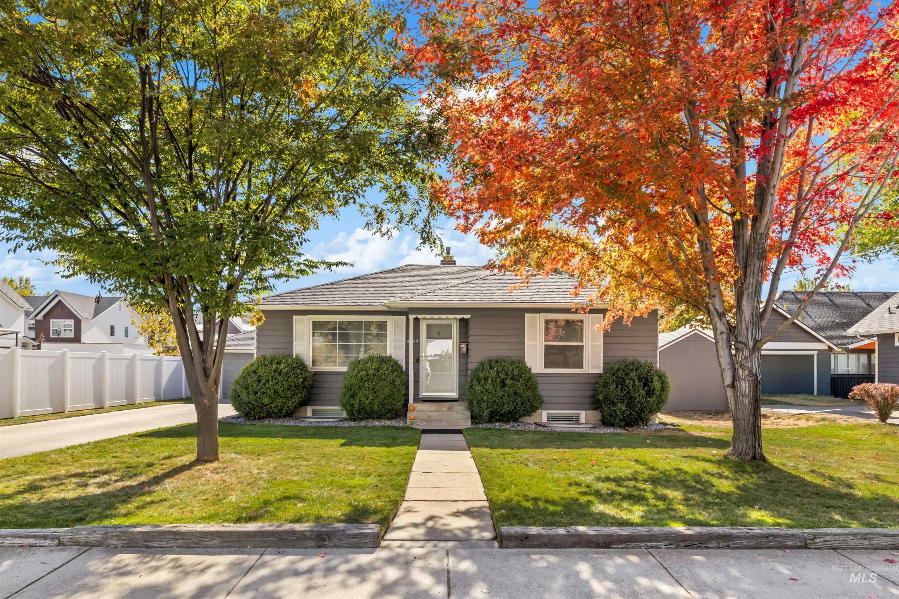 2845 W Palouse Street Property Photo 1