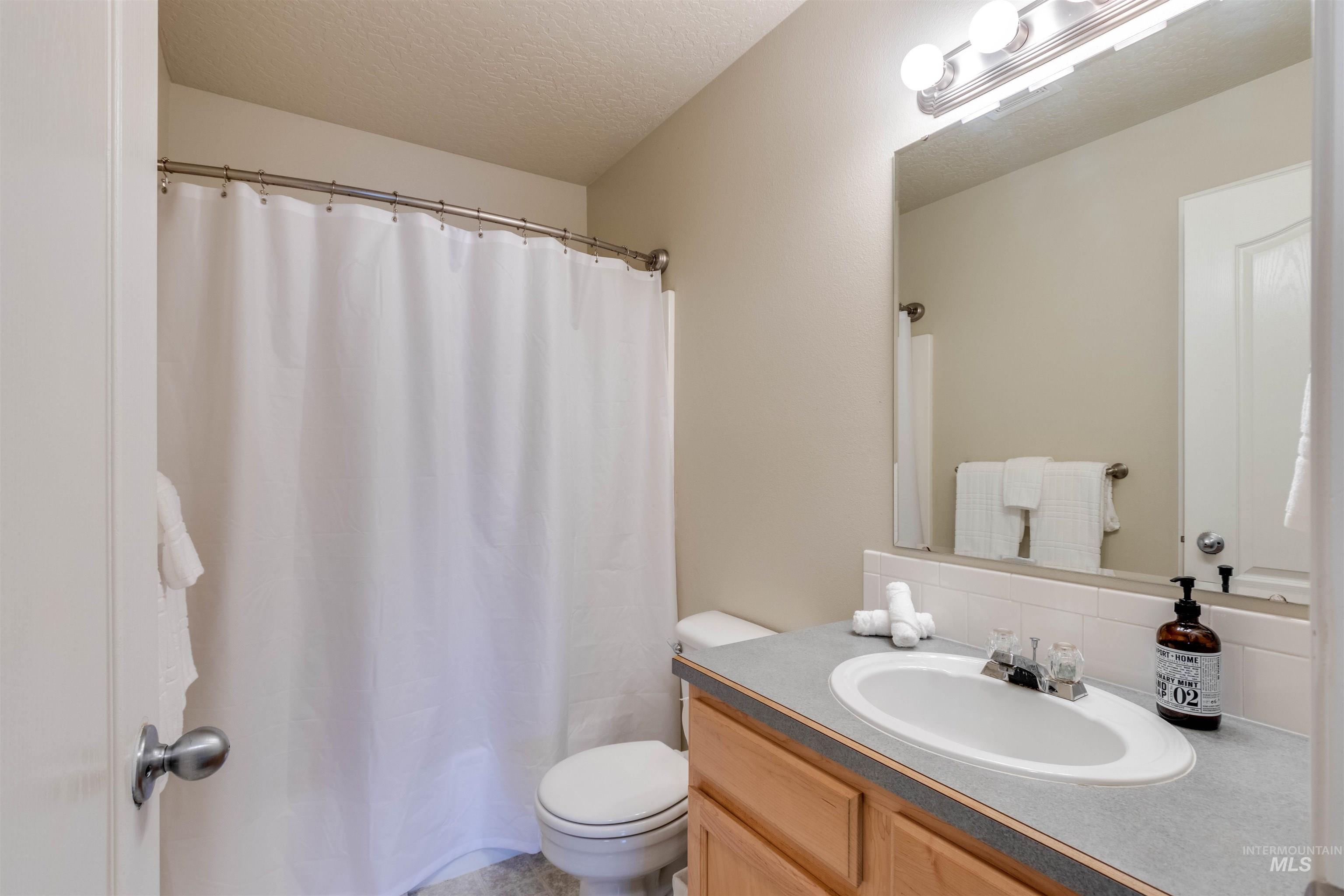 485 N Nebula Property Photo 21