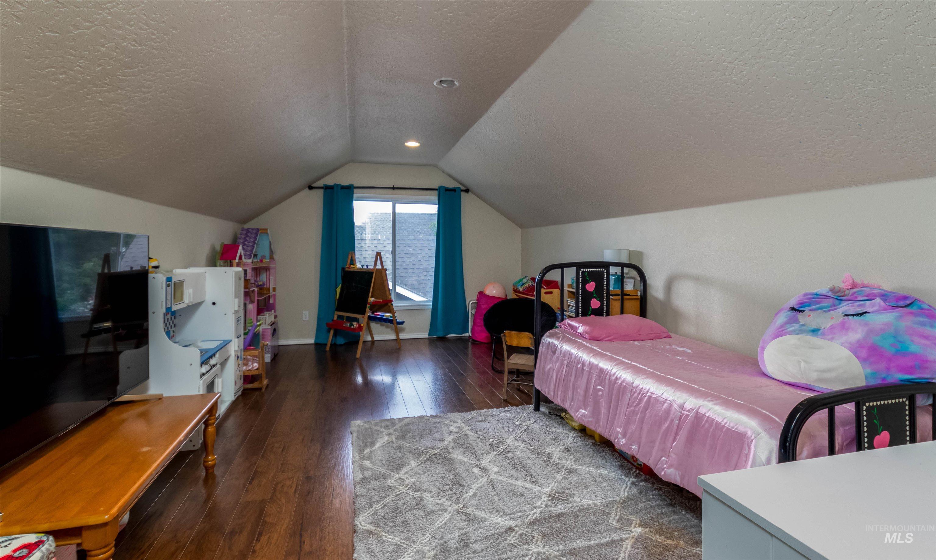 485 N Nebula Property Photo 23