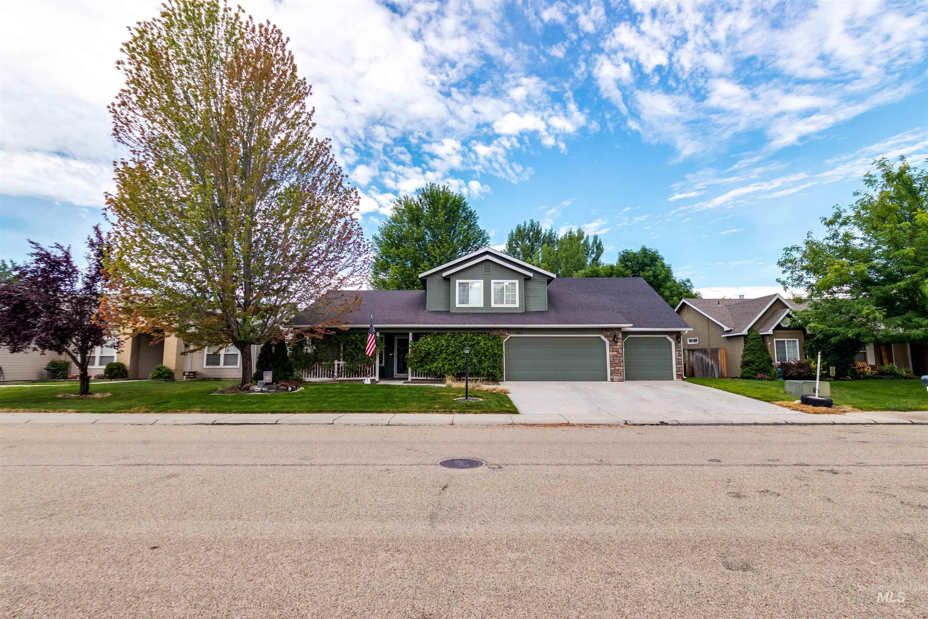 485 N Nebula Property Photo 28