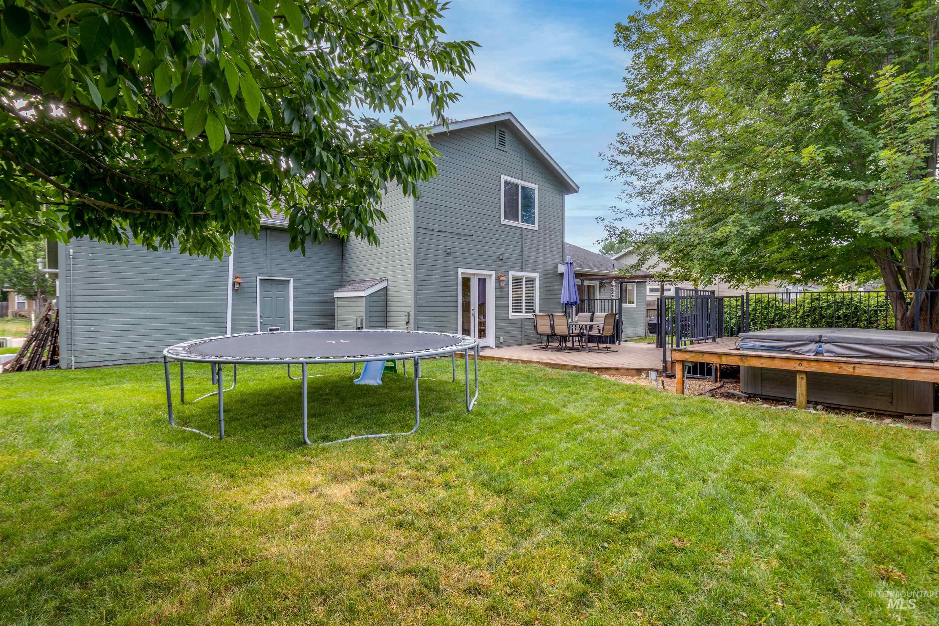 485 N Nebula Property Photo 31